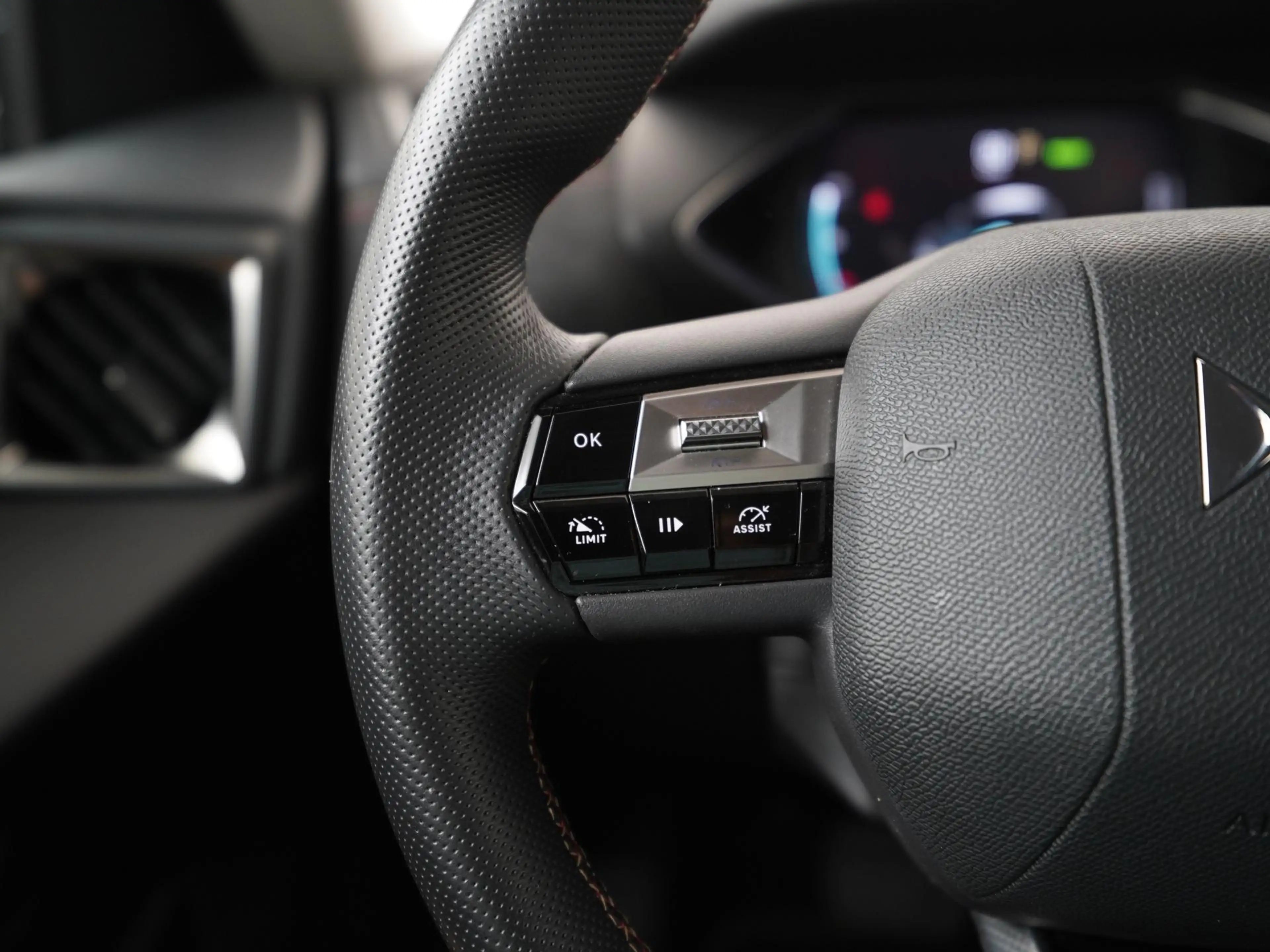 DS Automobiles DS 3 E-Tense Performance Line 54 kWh | SOH 96% | Head-u — photo 8
