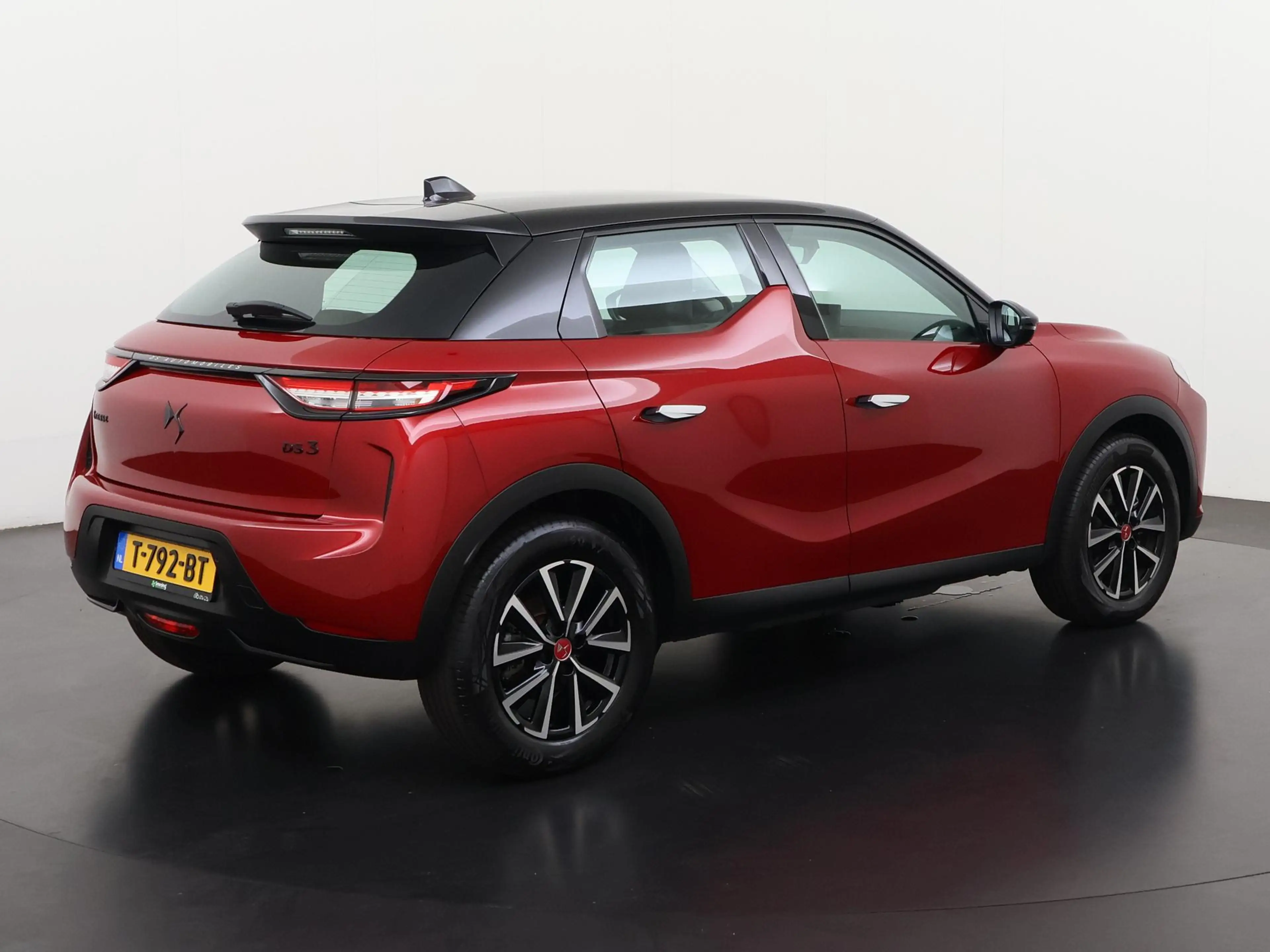 DS Automobiles DS 3 E-Tense Performance Line 54 kWh | SOH 96% | Head-u — photo 4