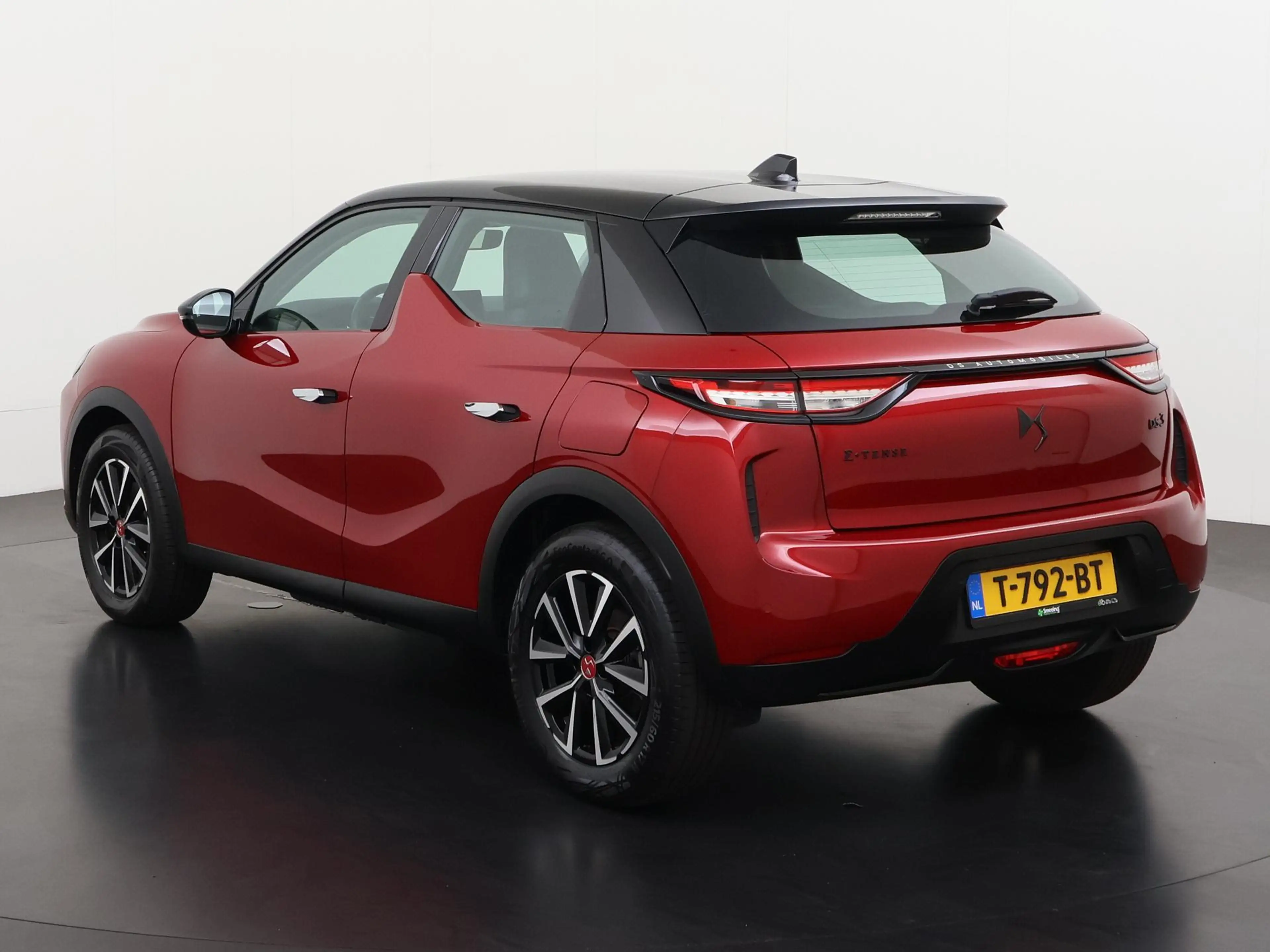DS Automobiles DS 3 E-Tense Performance Line 54 kWh | SOH 96% | Head-u — photo 7