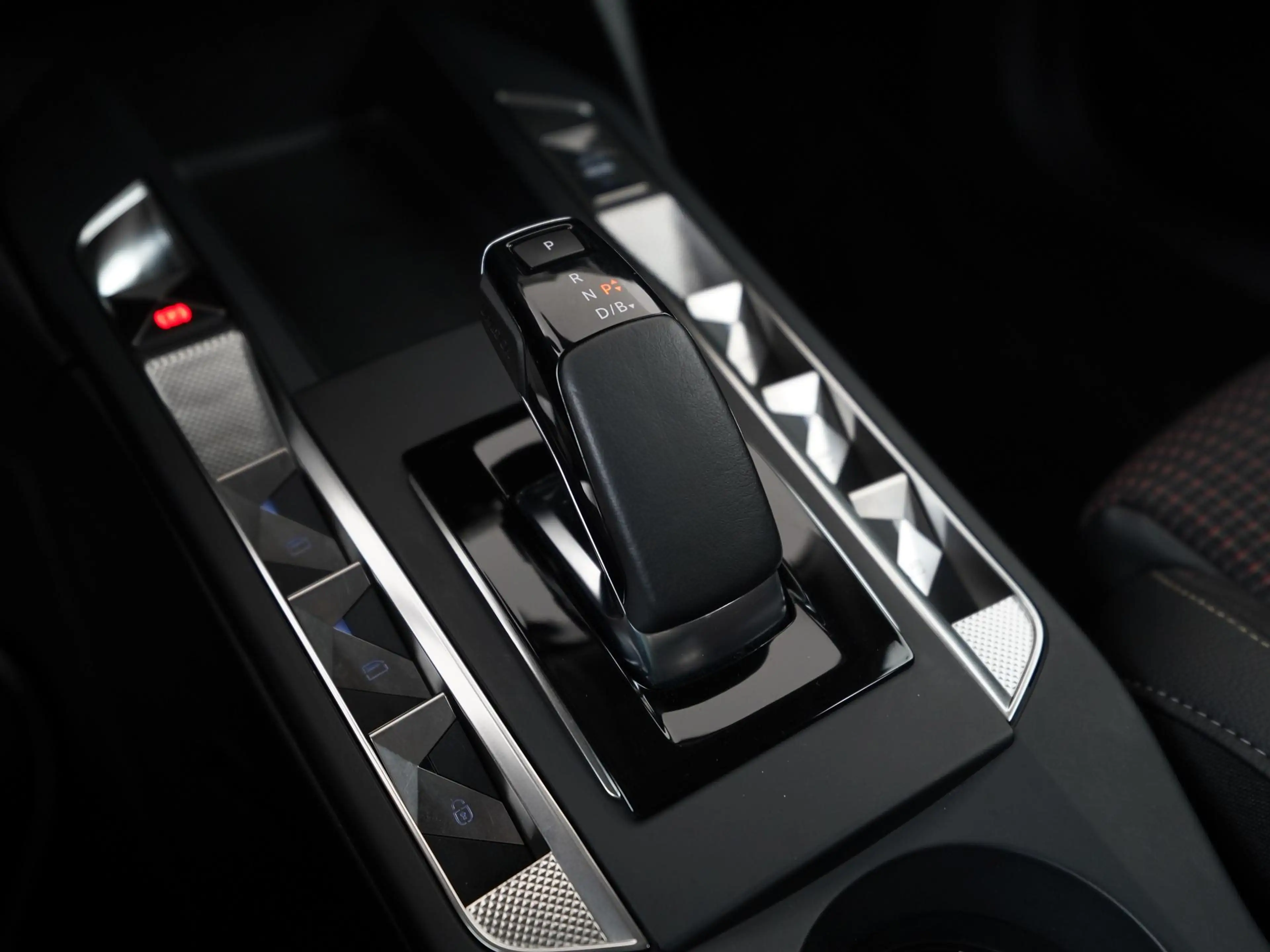 DS Automobiles DS 3 E-Tense Performance Line 54 kWh | SOH 96% | Head-u — photo 11