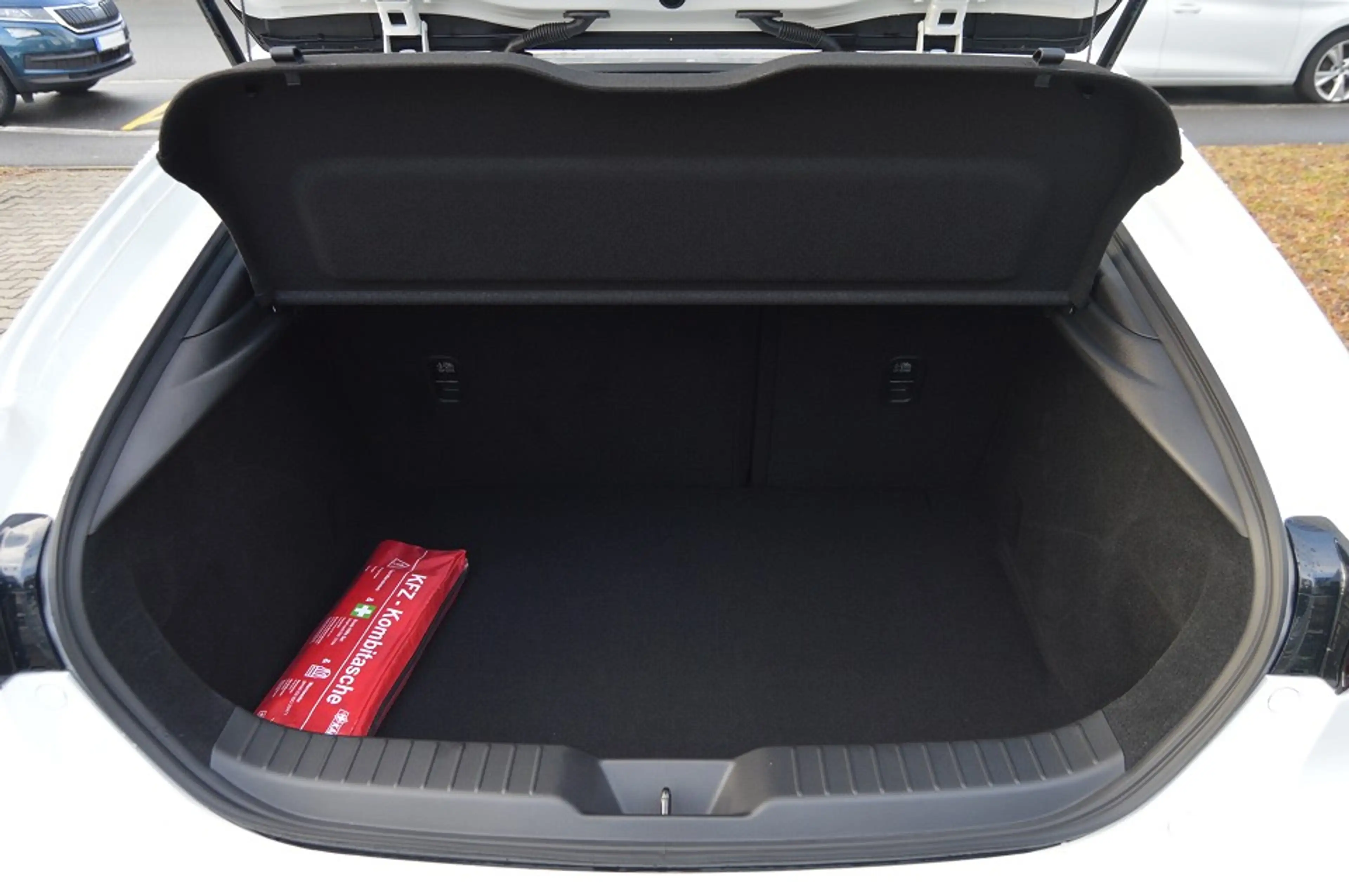 Mazda 3 2.5L e-SKYACTIV G 140ps 6AT FWD Centre-line Navi — photo 7