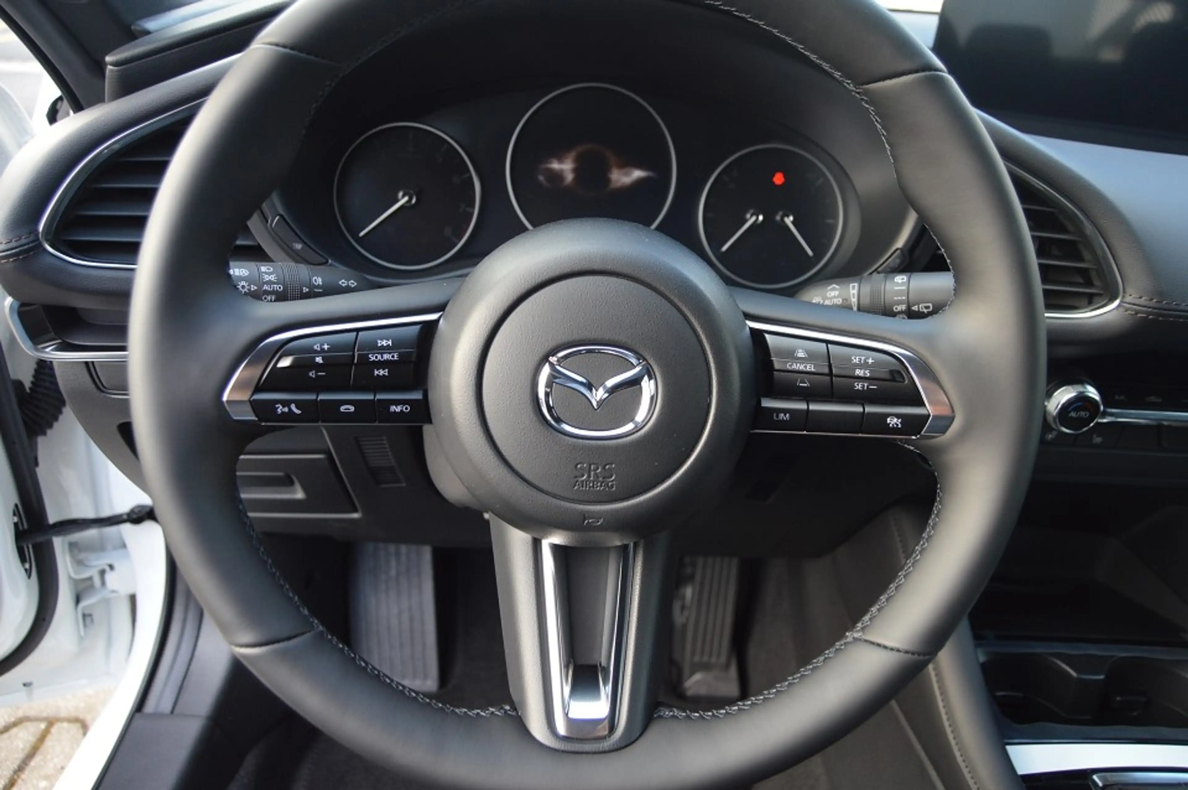 Mazda 3 2.5L e-SKYACTIV G 140ps 6AT FWD Centre-line Navi — photo 14