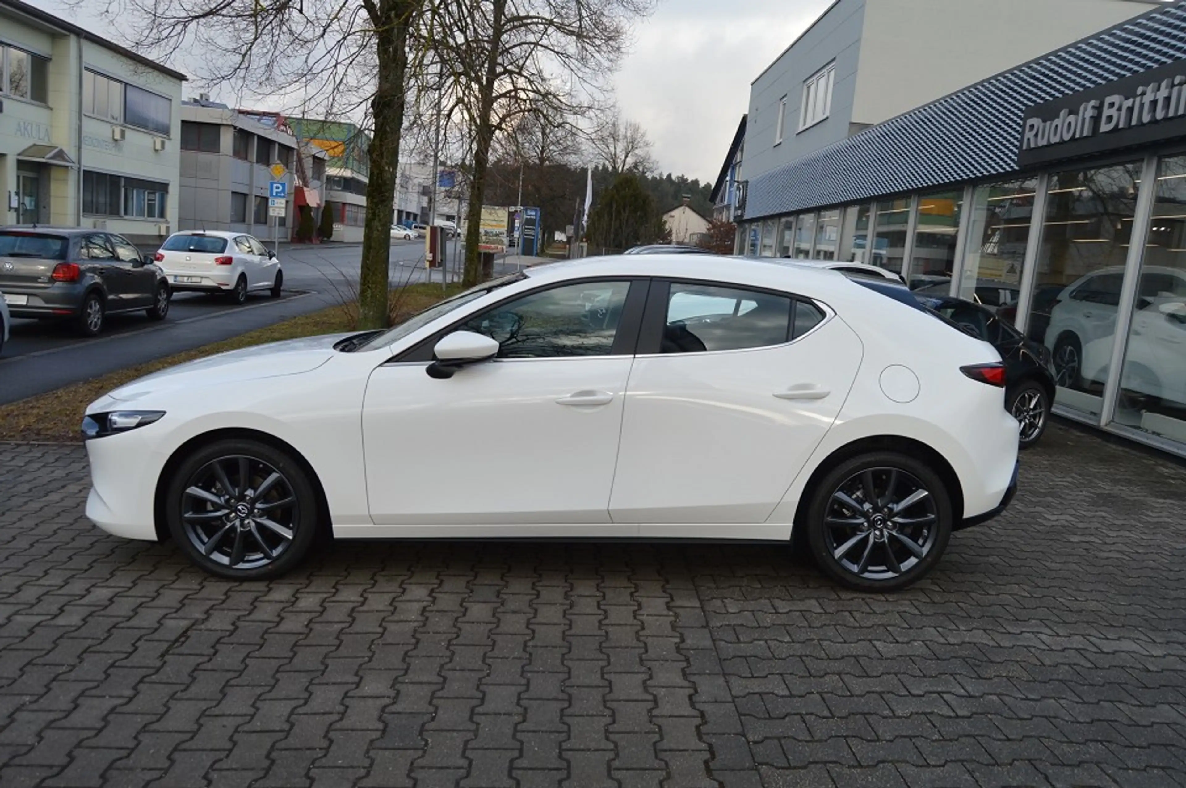 Mazda 3 2.5L e-SKYACTIV G 140ps 6AT FWD Centre-line Navi — photo 3