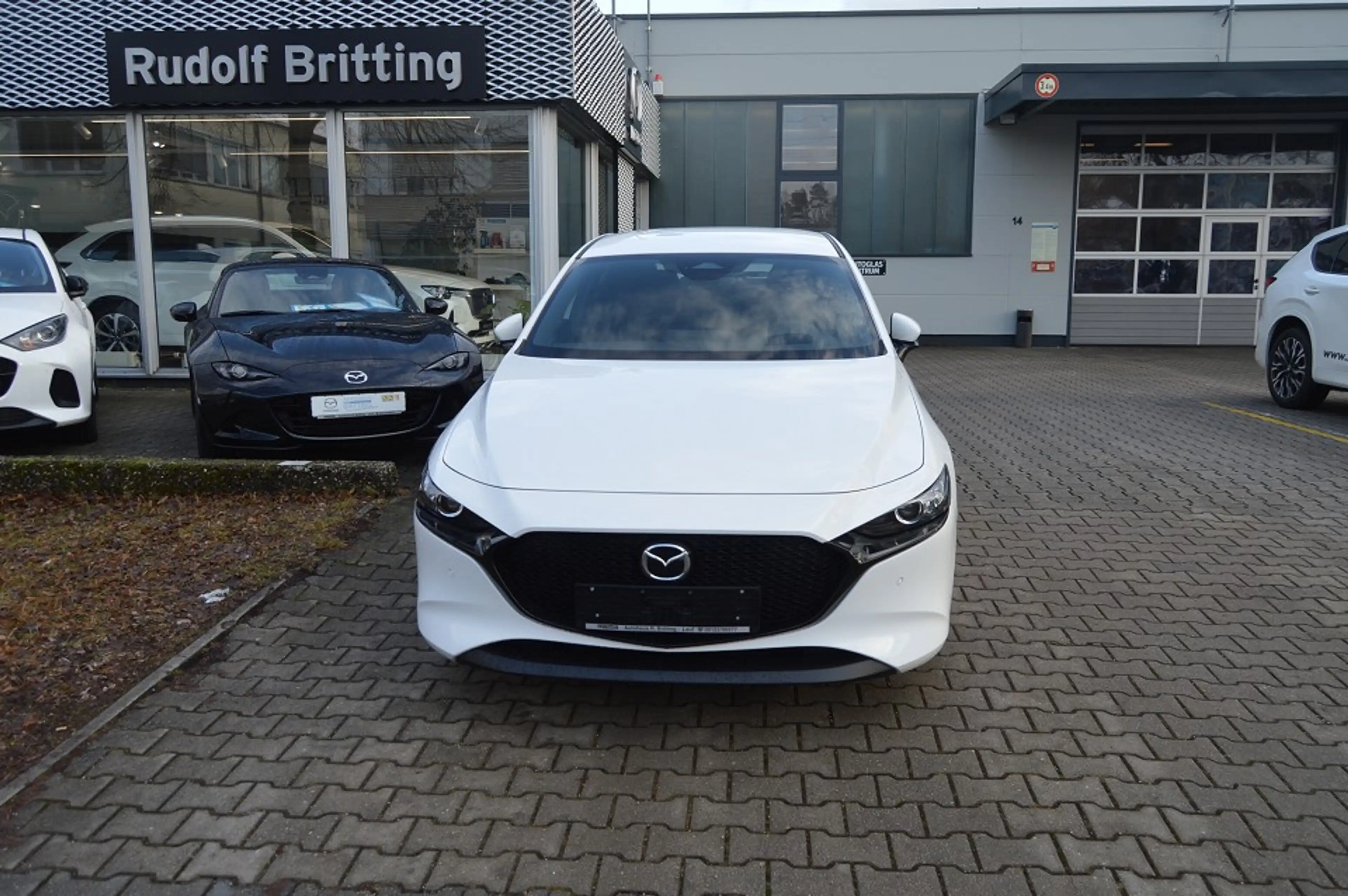 Mazda 3 2.5L e-SKYACTIV G 140ps 6AT FWD Centre-line Navi — photo 2