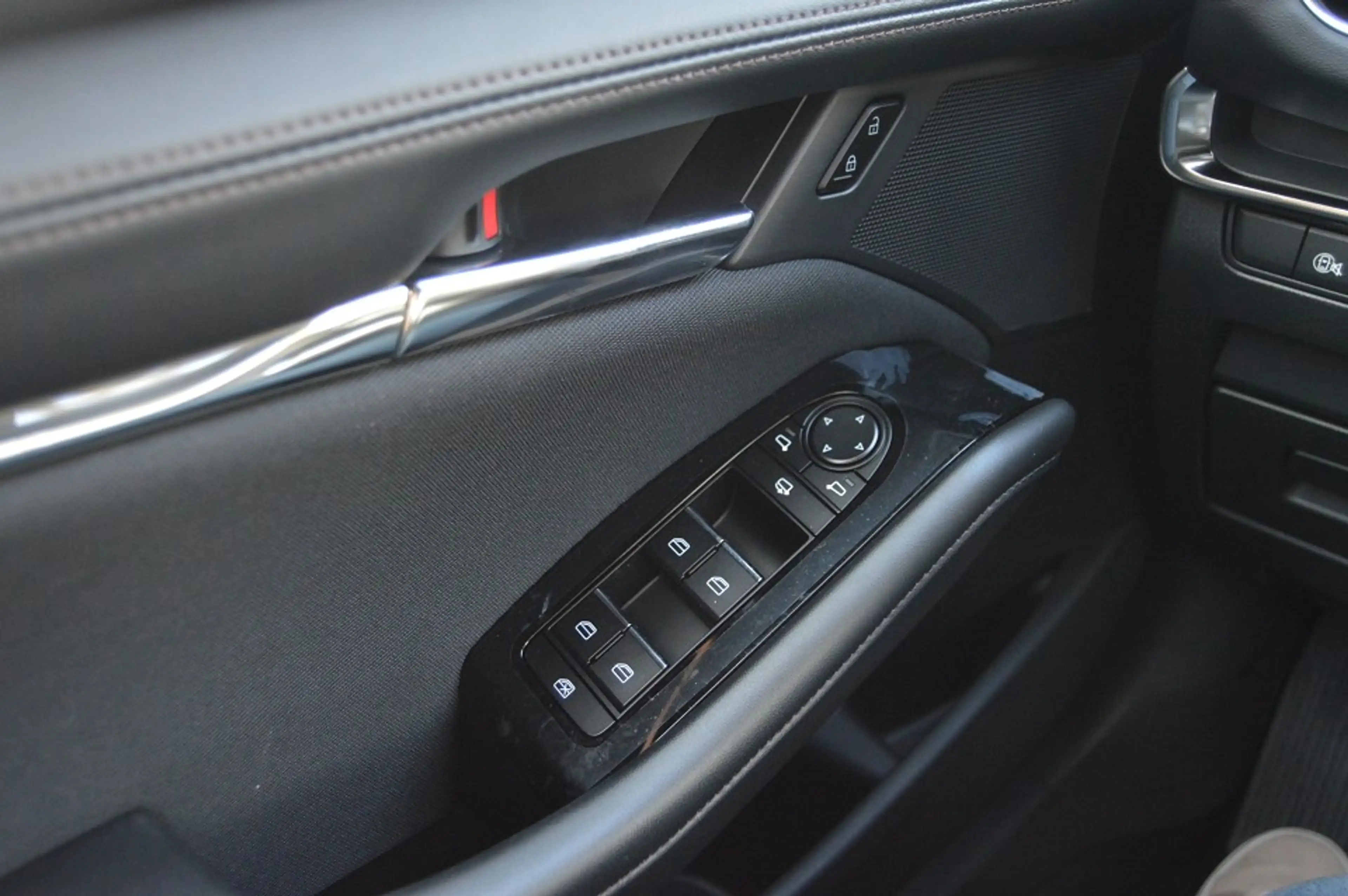 Mazda 3 2.5L e-SKYACTIV G 140ps 6AT FWD Centre-line Navi — photo 18