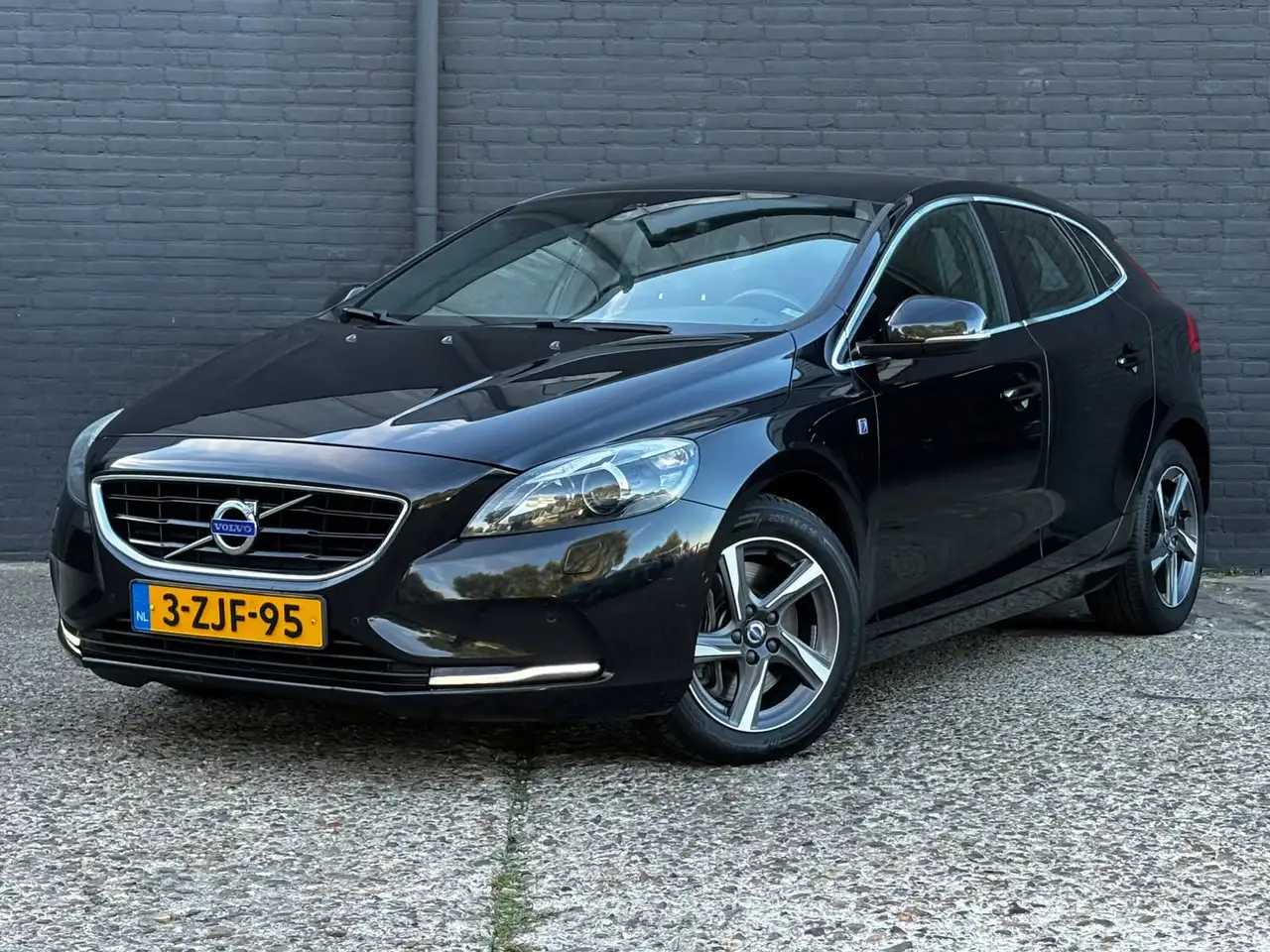 Volvo V40
