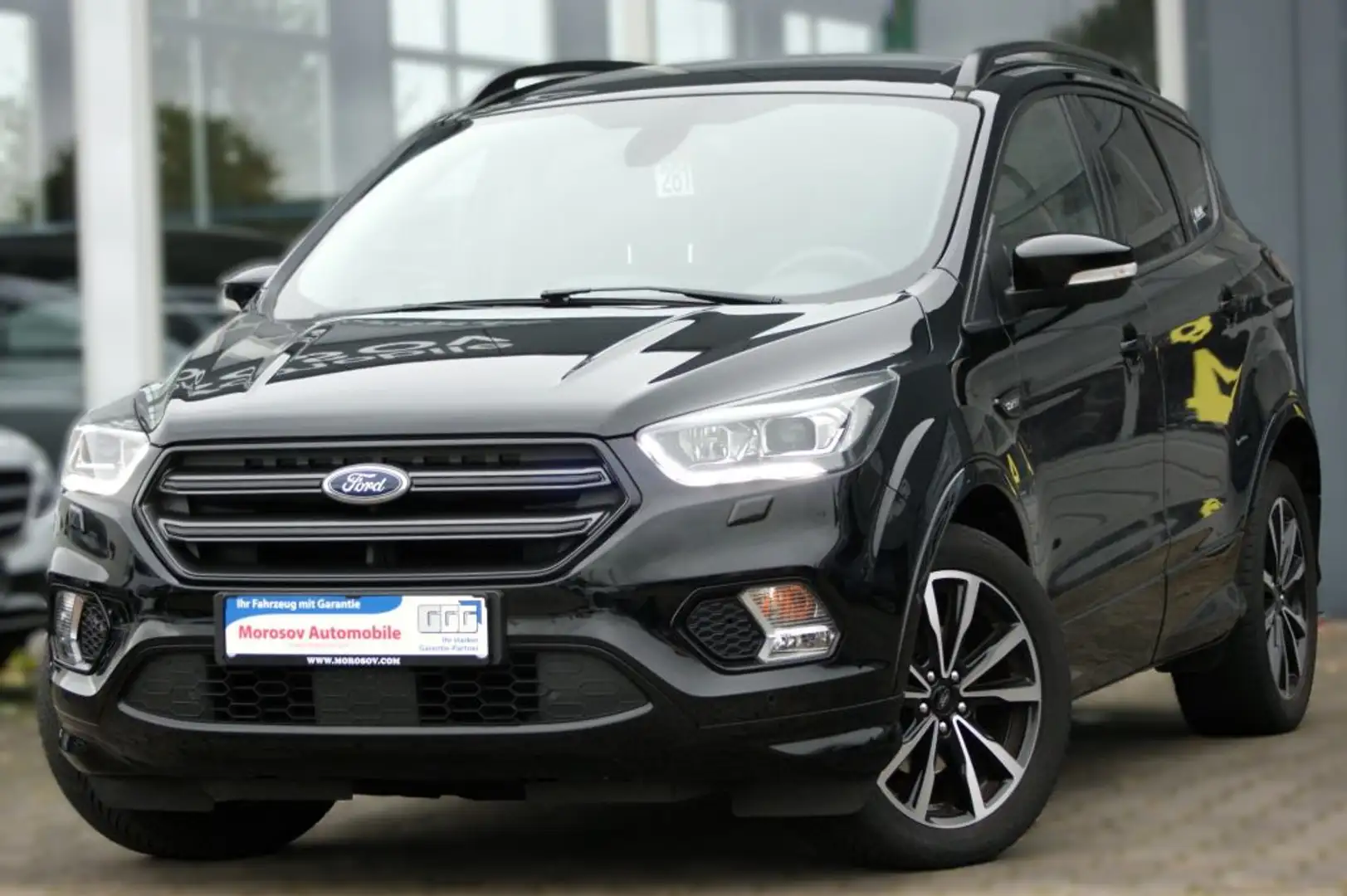 Ford Kuga 1.5 EcoBoost 2x4 Aut. ST-Line Zwart - 1
