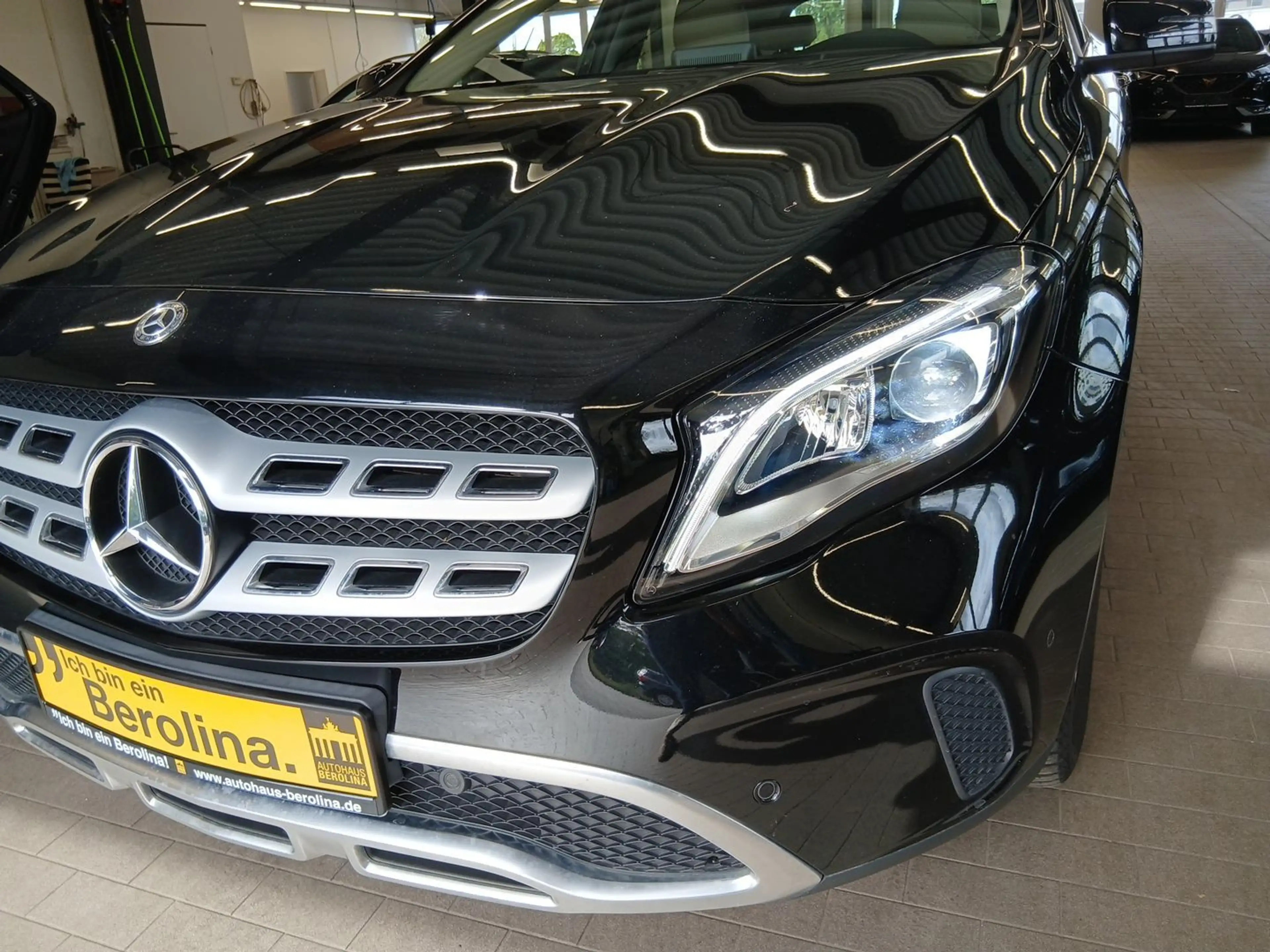 Mercedes-Benz GLA 180 Urban DCT *LED*Business*GRA* — photo 9
