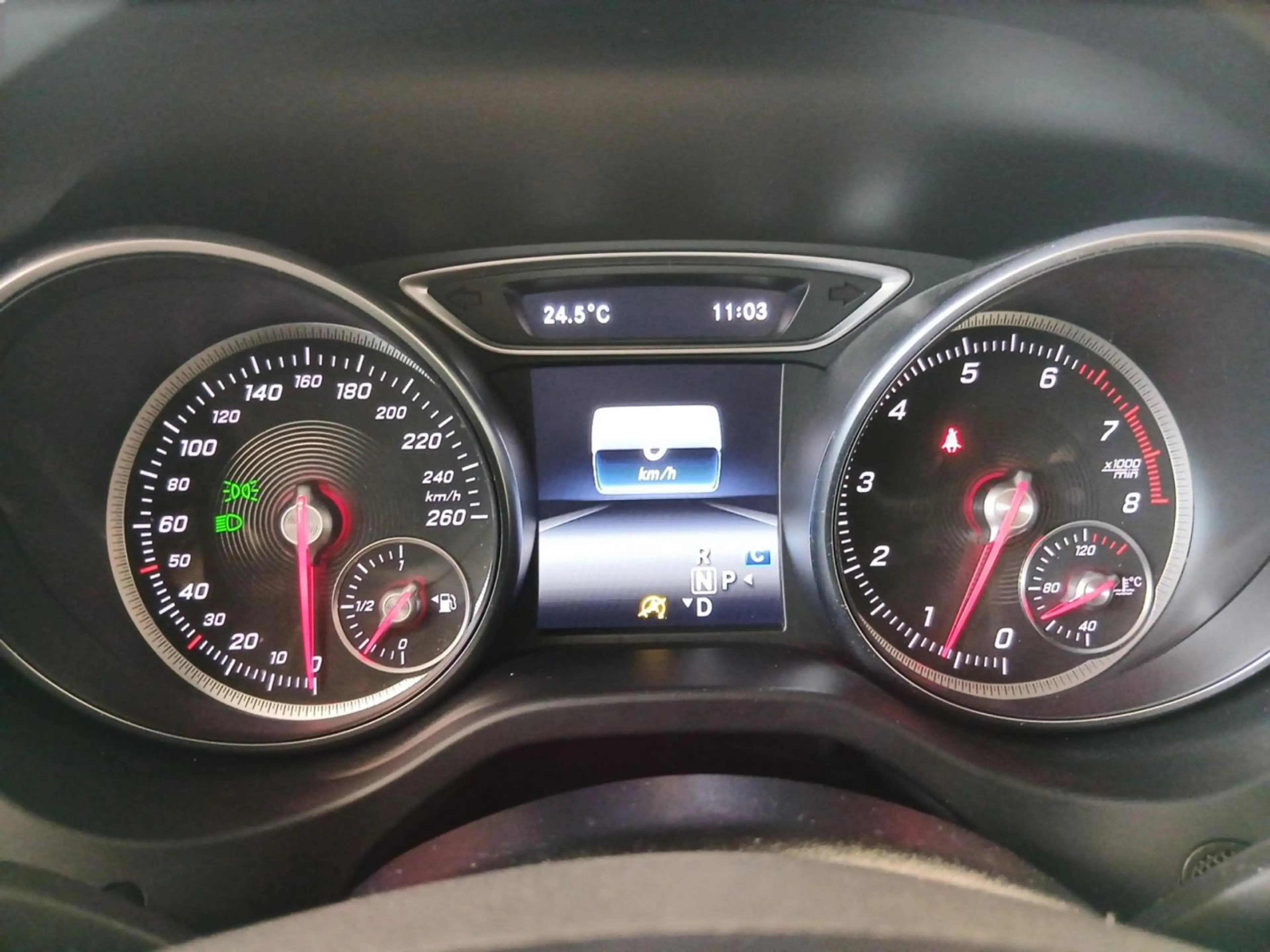 Mercedes-Benz GLA 180 Urban DCT *LED*Business*GRA* — photo 14