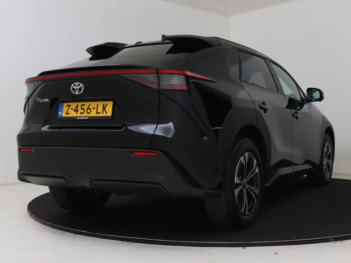Toyota bZ4X Dynamic 71 kWh | Elekt. achterklep | Camera | Stuu Noir - 2