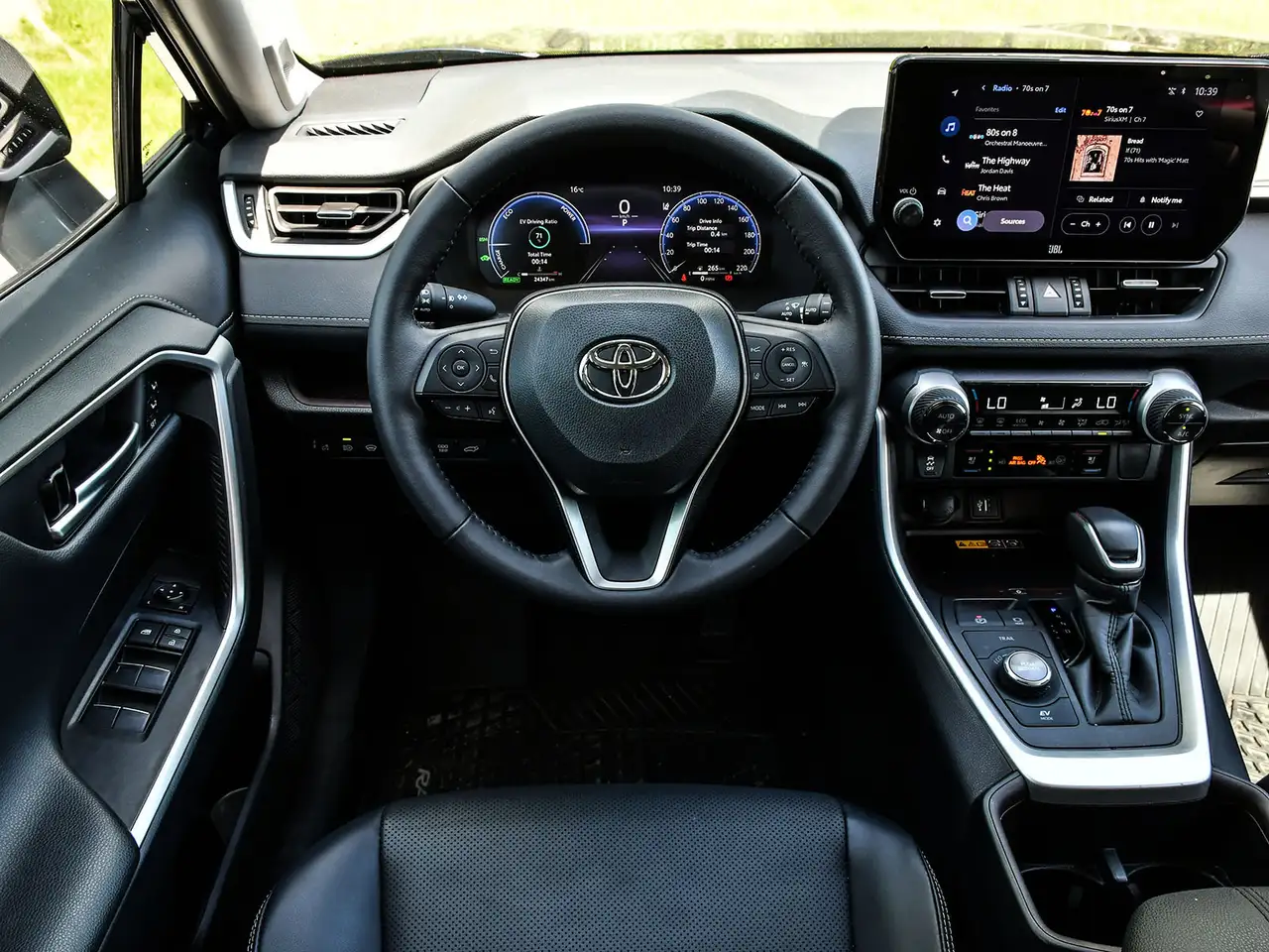 Toyota RAV 4 снимка Toyota RAV 4