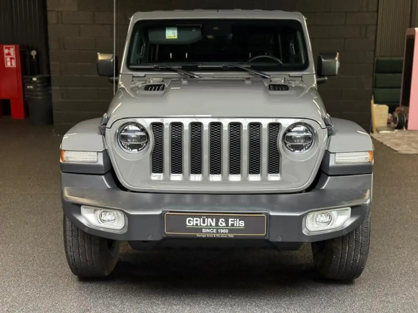Jeep Wrangler 2.0 T-GDI 272 Sahara Unlimited Gris - 2