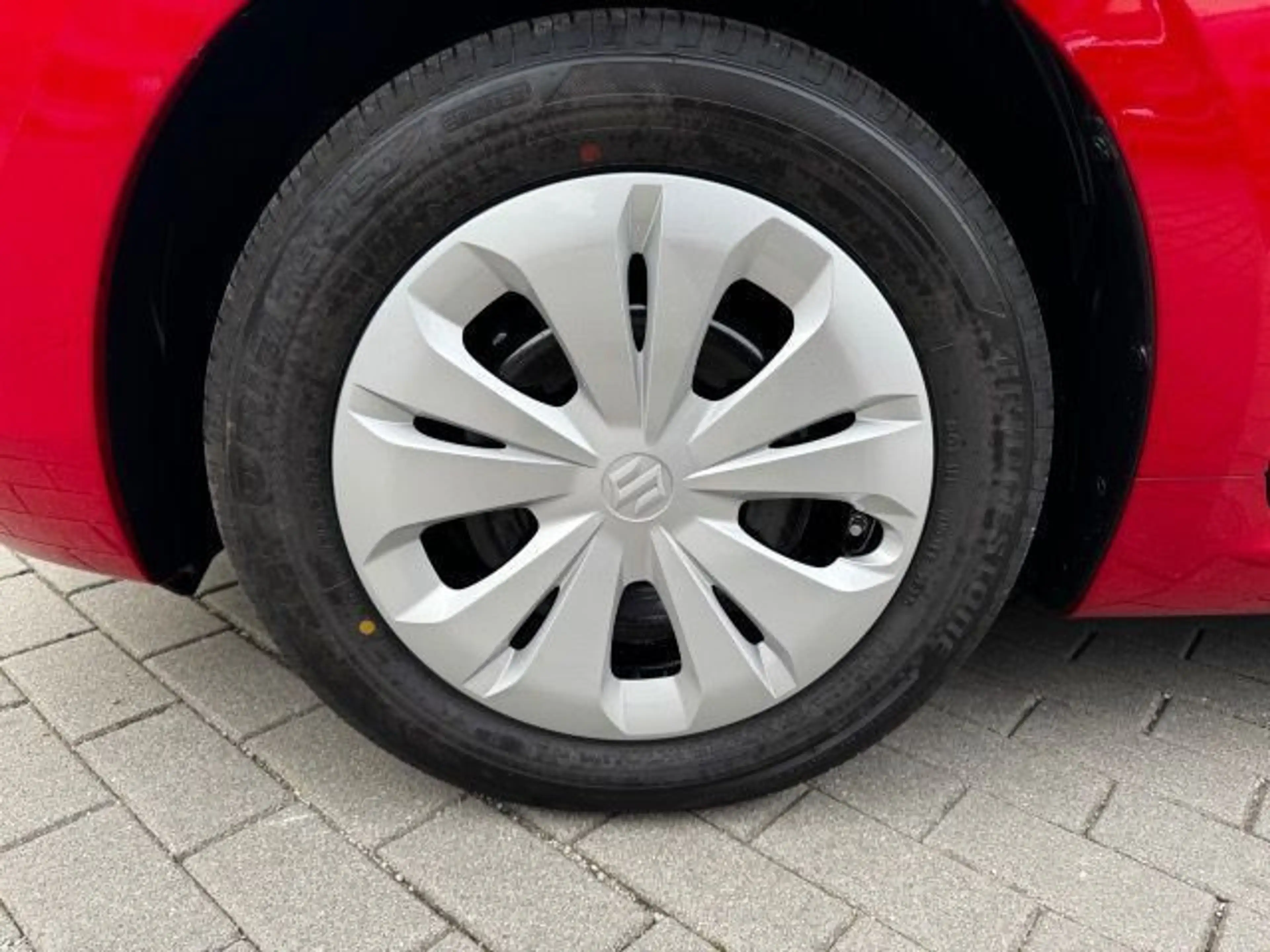 Suzuki Swift SWIFT CLUB HYBRID ALLGRIPP — photo 11