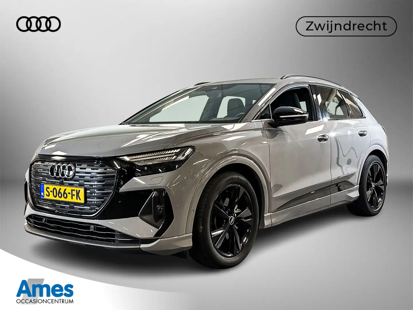Audi Q4 e-tron 35 170pk S edition 55 kWh Warmtepomp | Achteruitri Grijs - 1