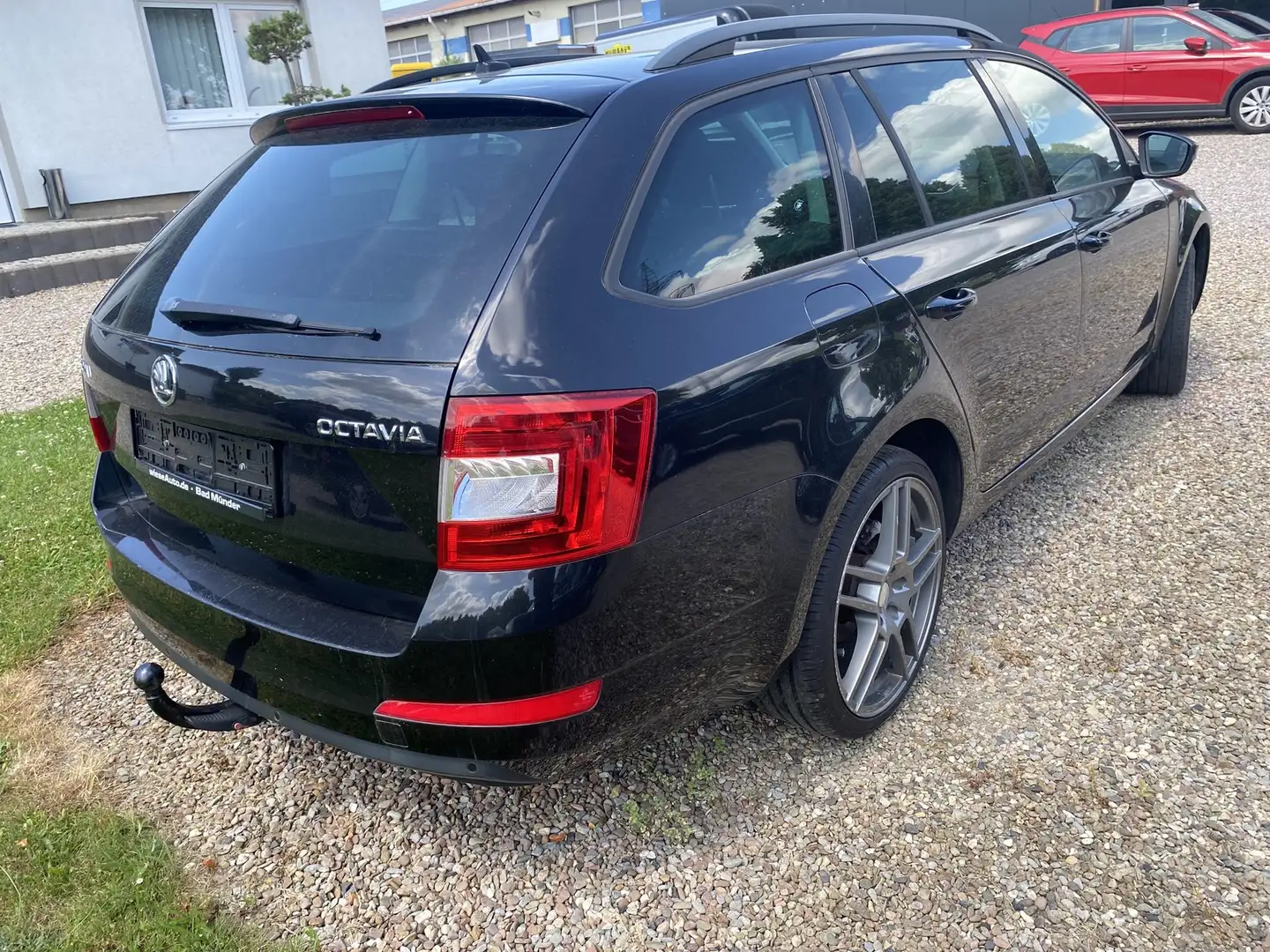 Skoda Octavia Combi Ambition Schwarz - 2