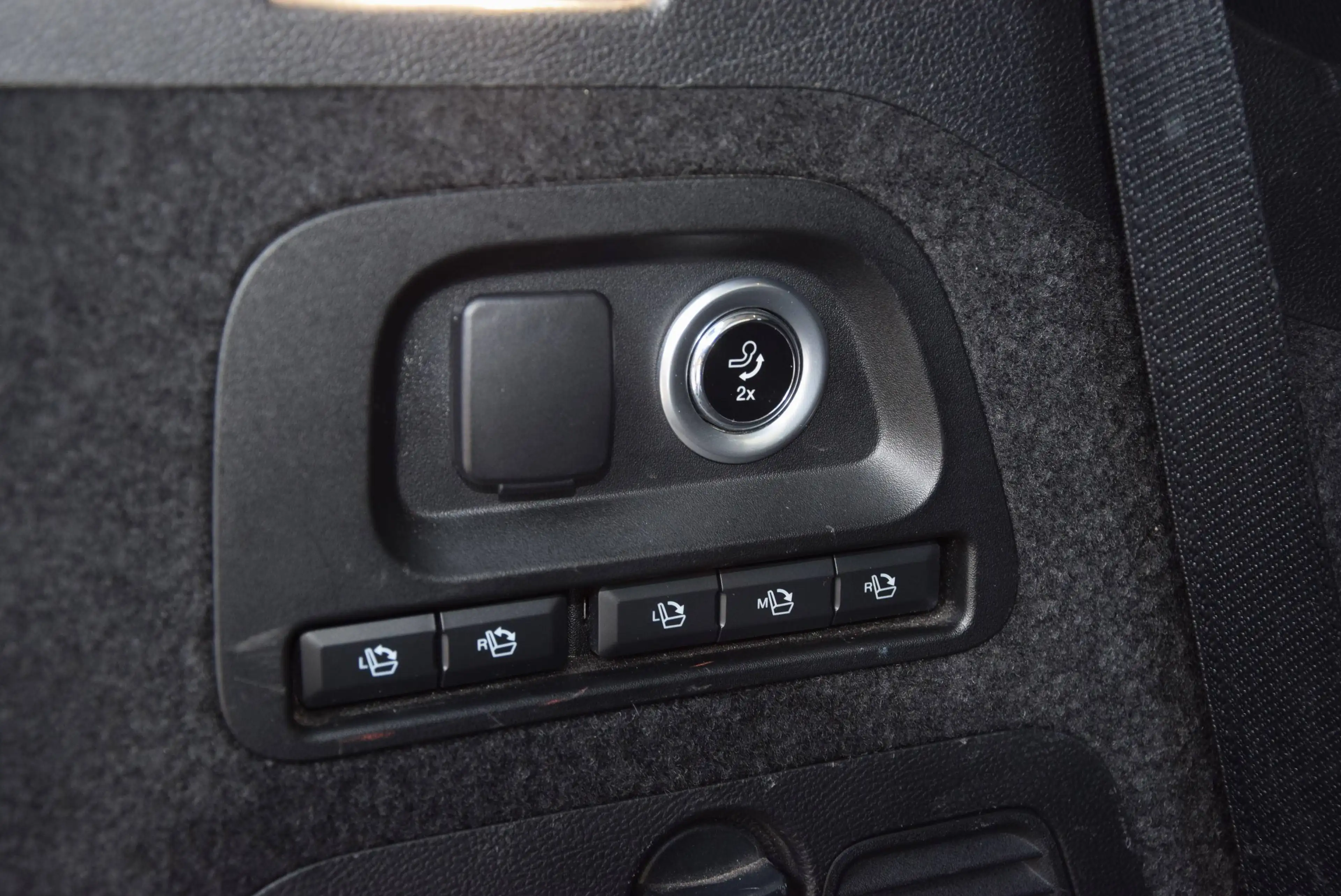 Ford Galaxy Titanium AWD — photo 9
