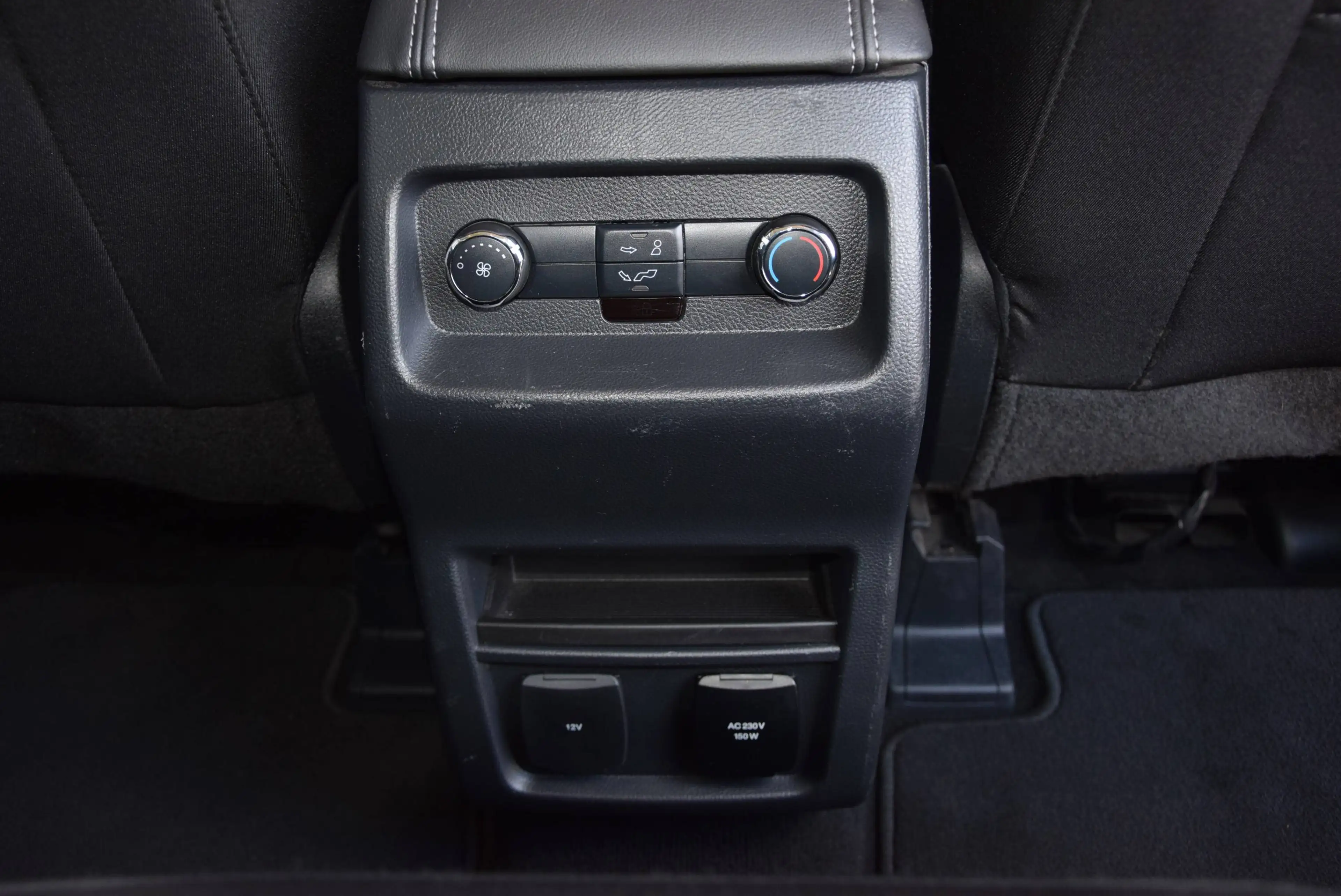 Ford Galaxy Titanium AWD — photo 14