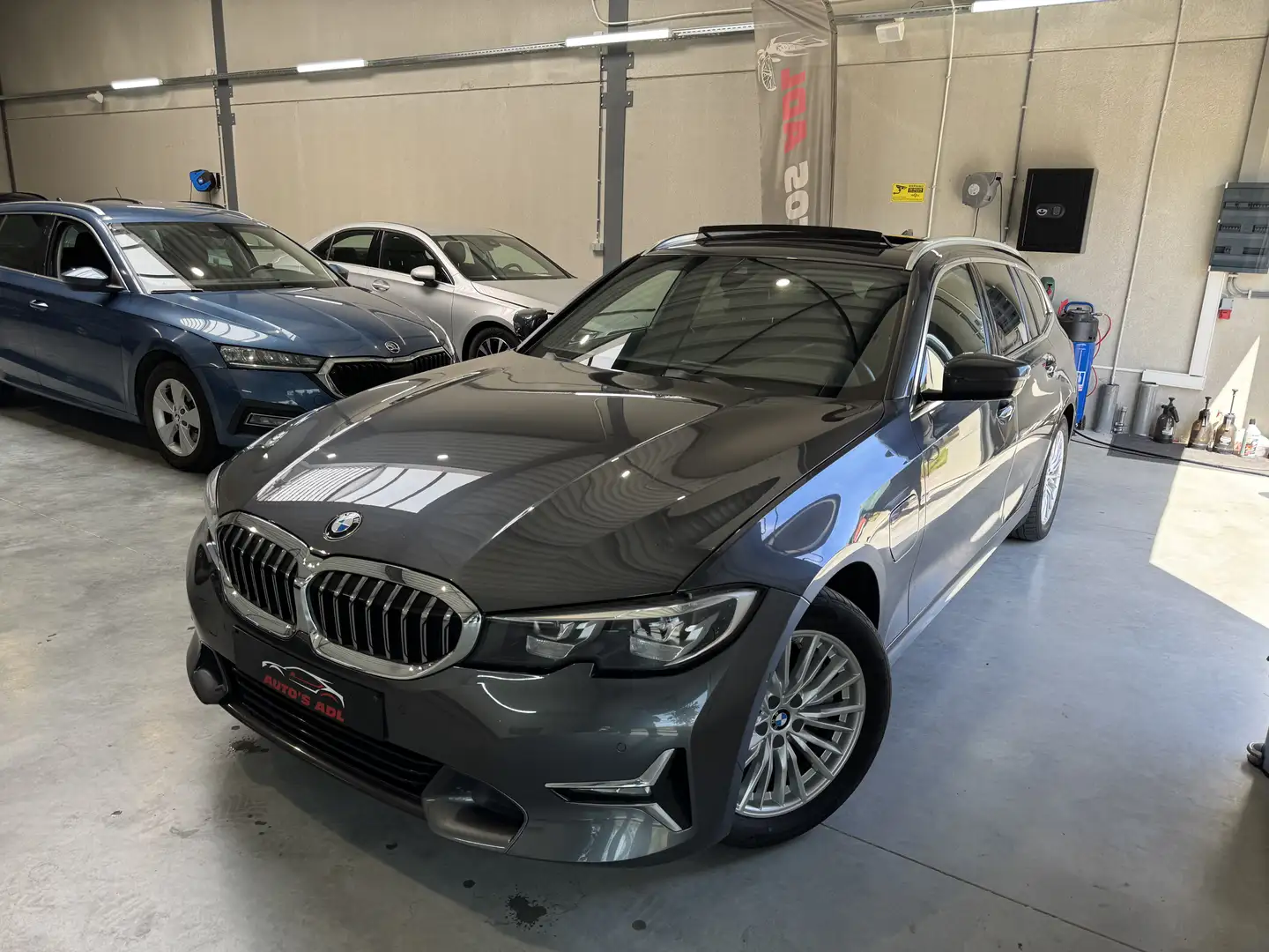 BMW 330 330e Touring 292PK/PANO/TREKHAAK/AMBIENT/GARANTIE Gris - 1