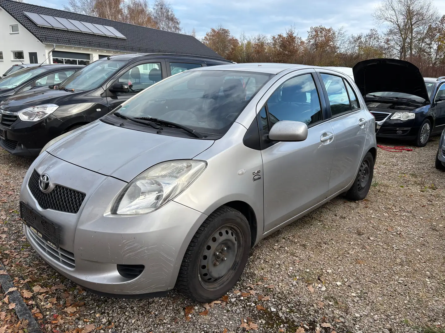 Toyota Yaris Yaris Diesel  5-Türer 1.4 D-4D Sol:Euro 4 Klima Silber - 2