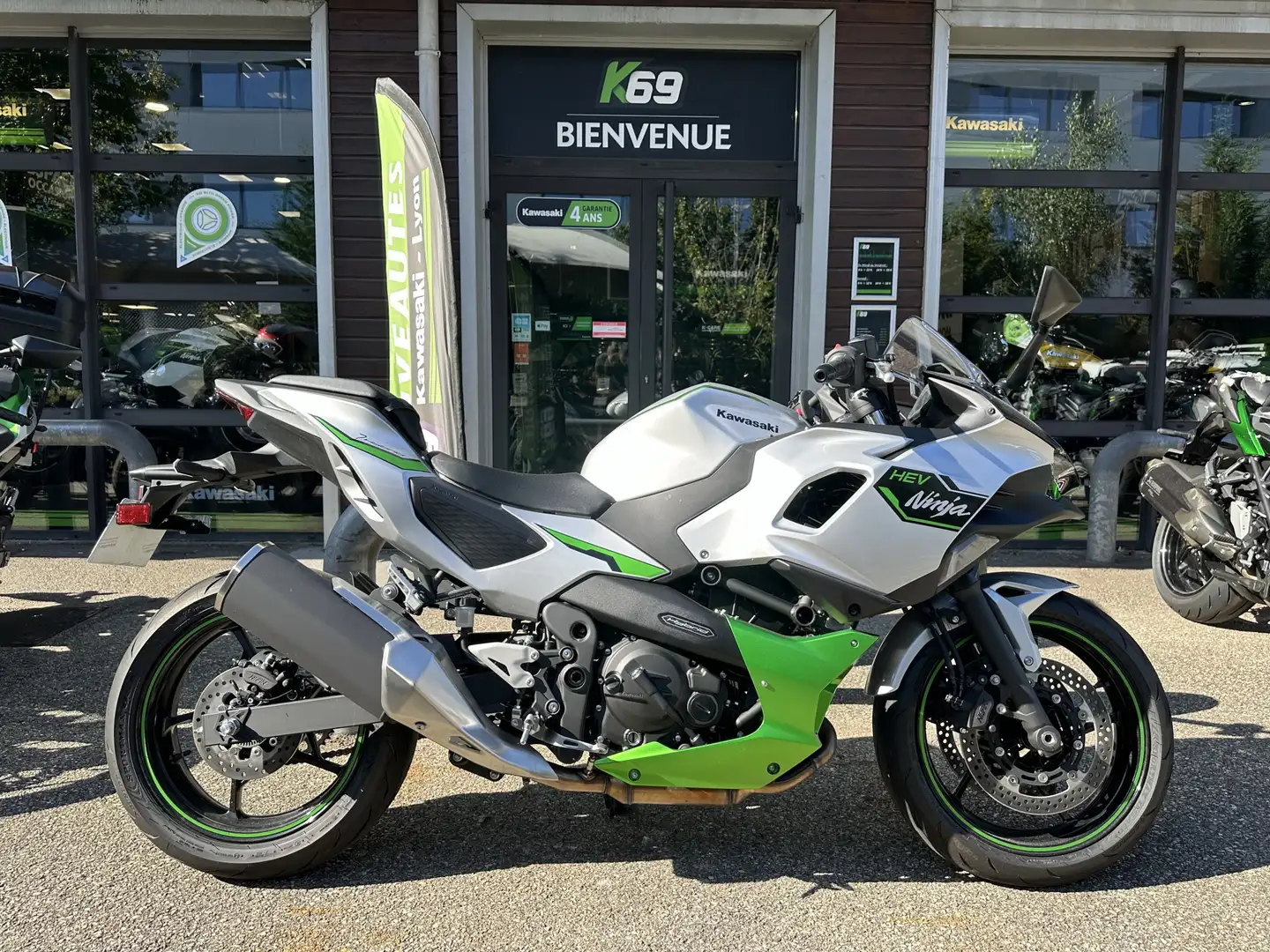 Kawasaki Ninja 7 Hybrid Wit - 1