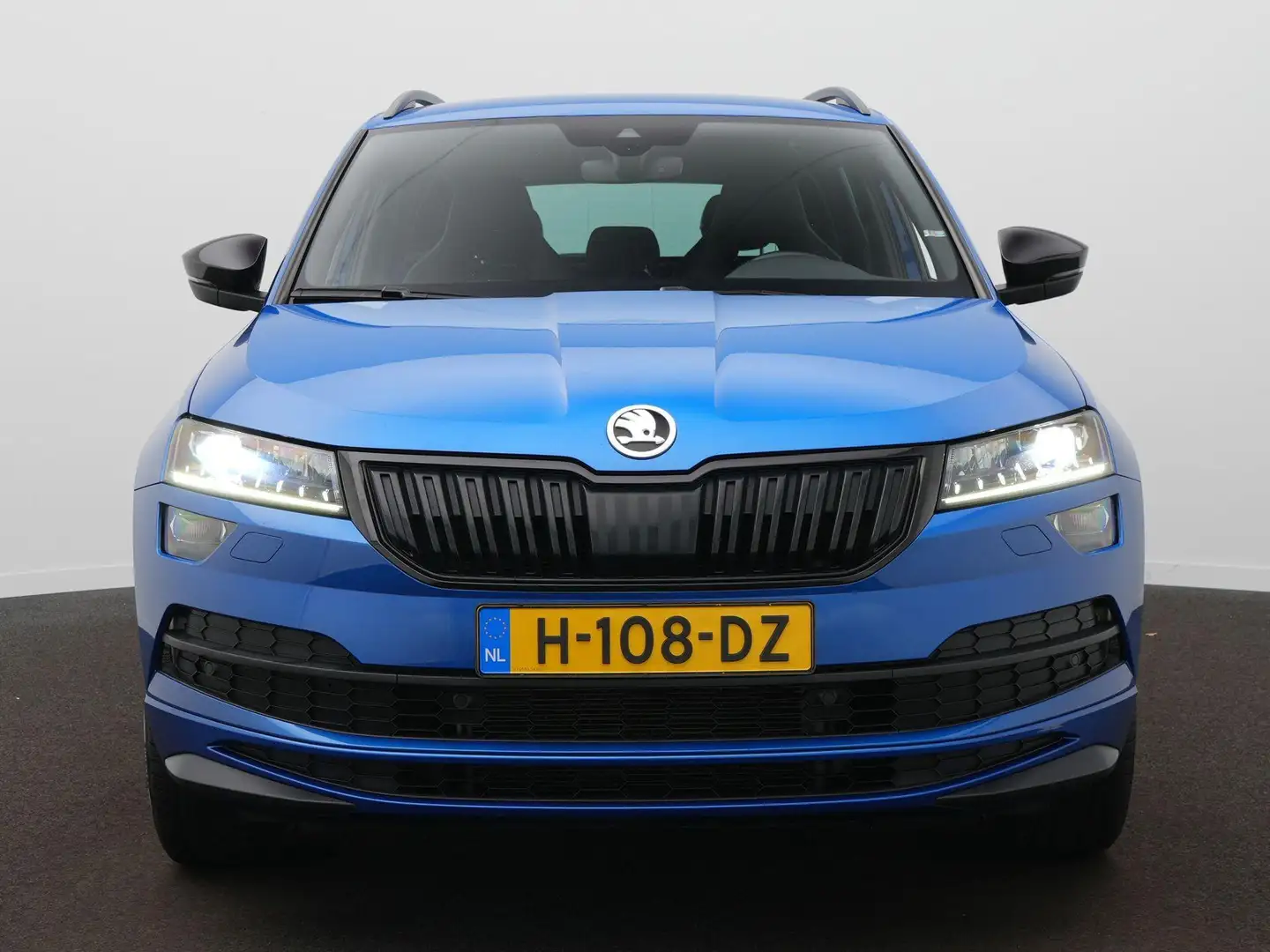 Skoda Karoq 1.5 TSI ACT Sportline Business / Elektr. Trekhaak Blauw - 2