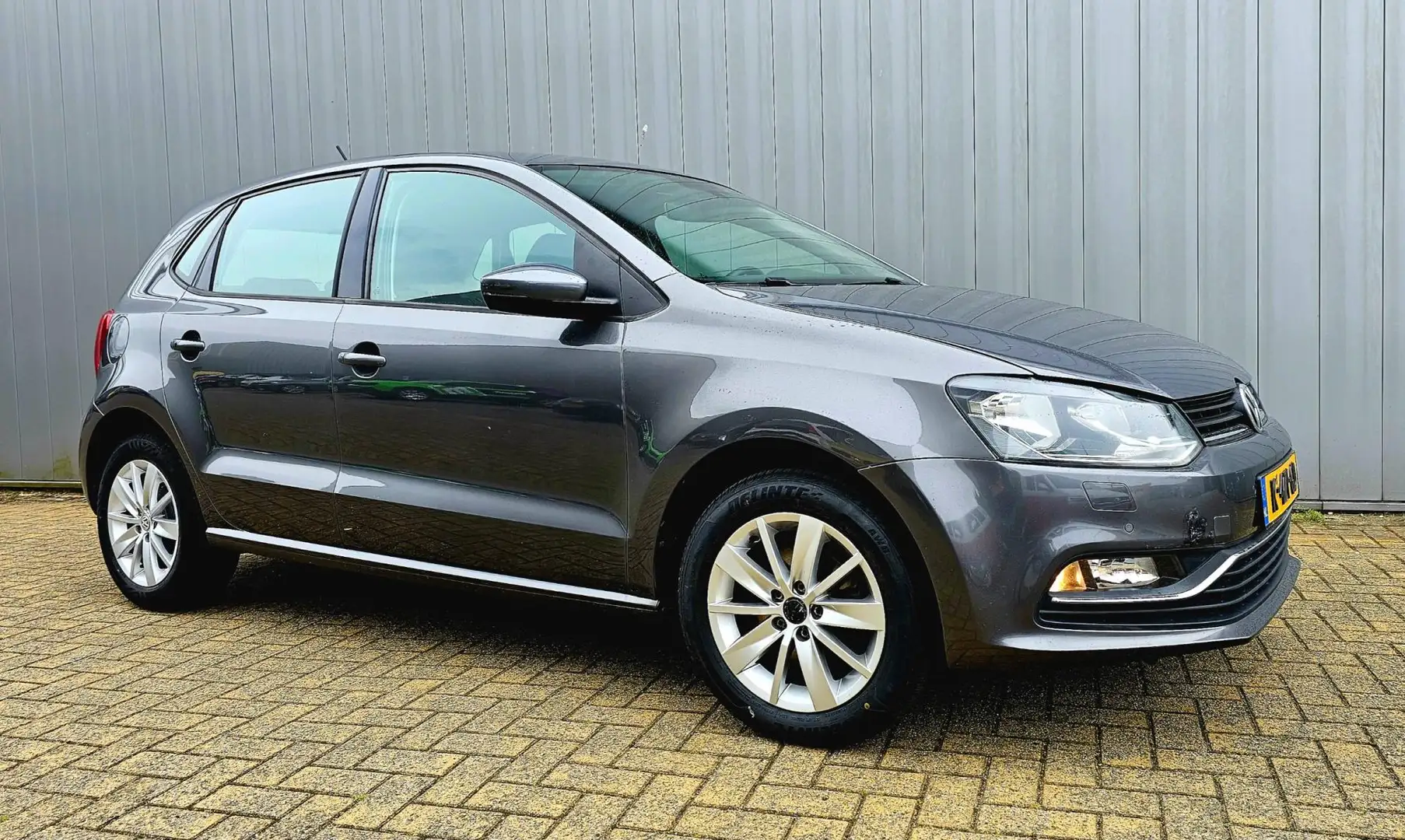Volkswagen Polo 1.0 First Edition Clima.PDC V+A. Grau - 2