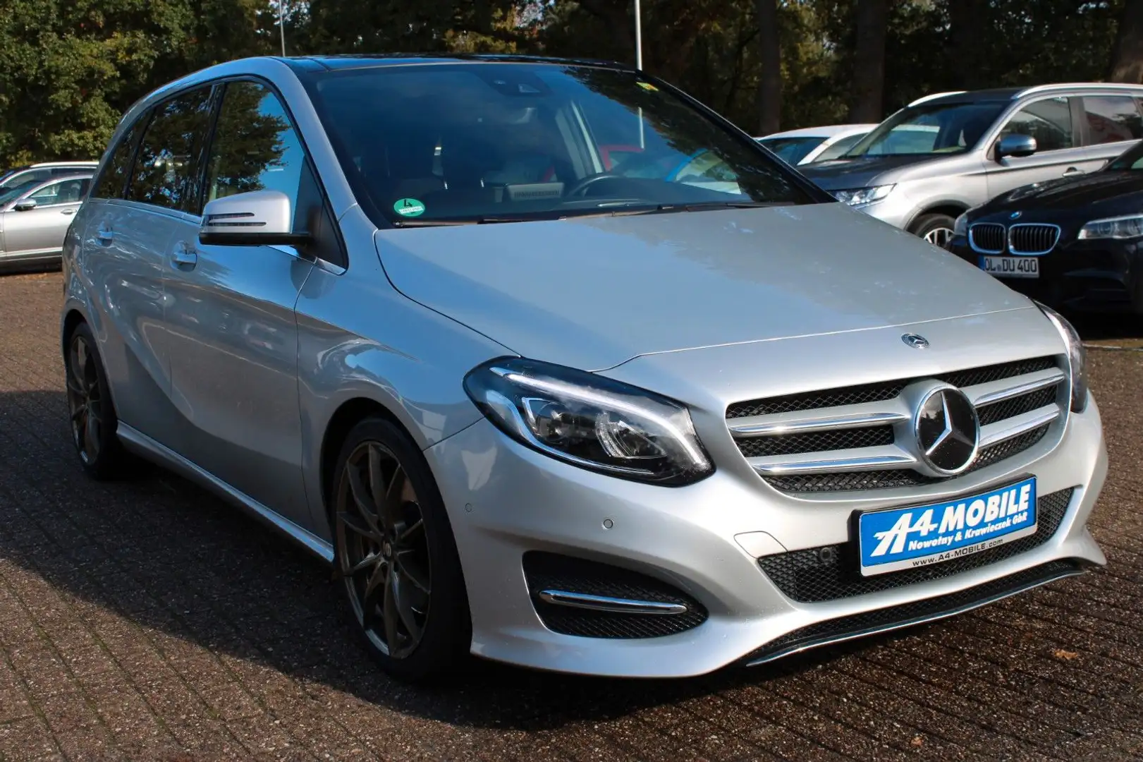 Mercedes-Benz B 250 4Matic Navi Pano H&K LED STD.HZ. Silber - 1