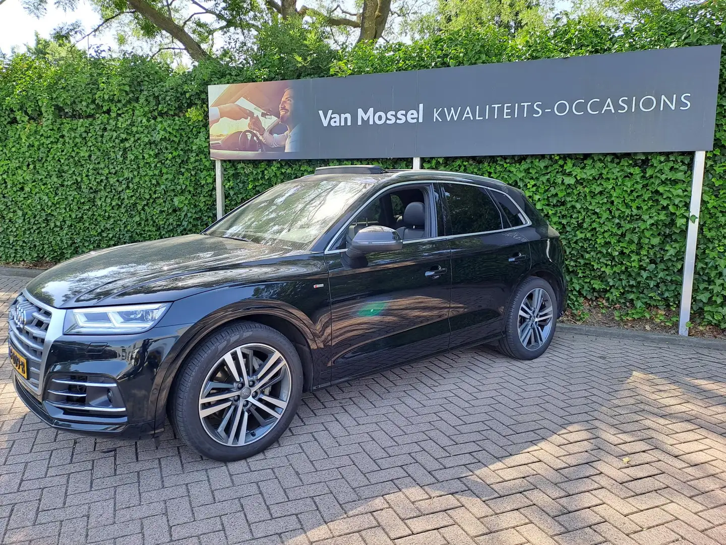 Audi Q5 2.0 TFSI quattro Sport S Line Black Edition | VERW Zwart - 2
