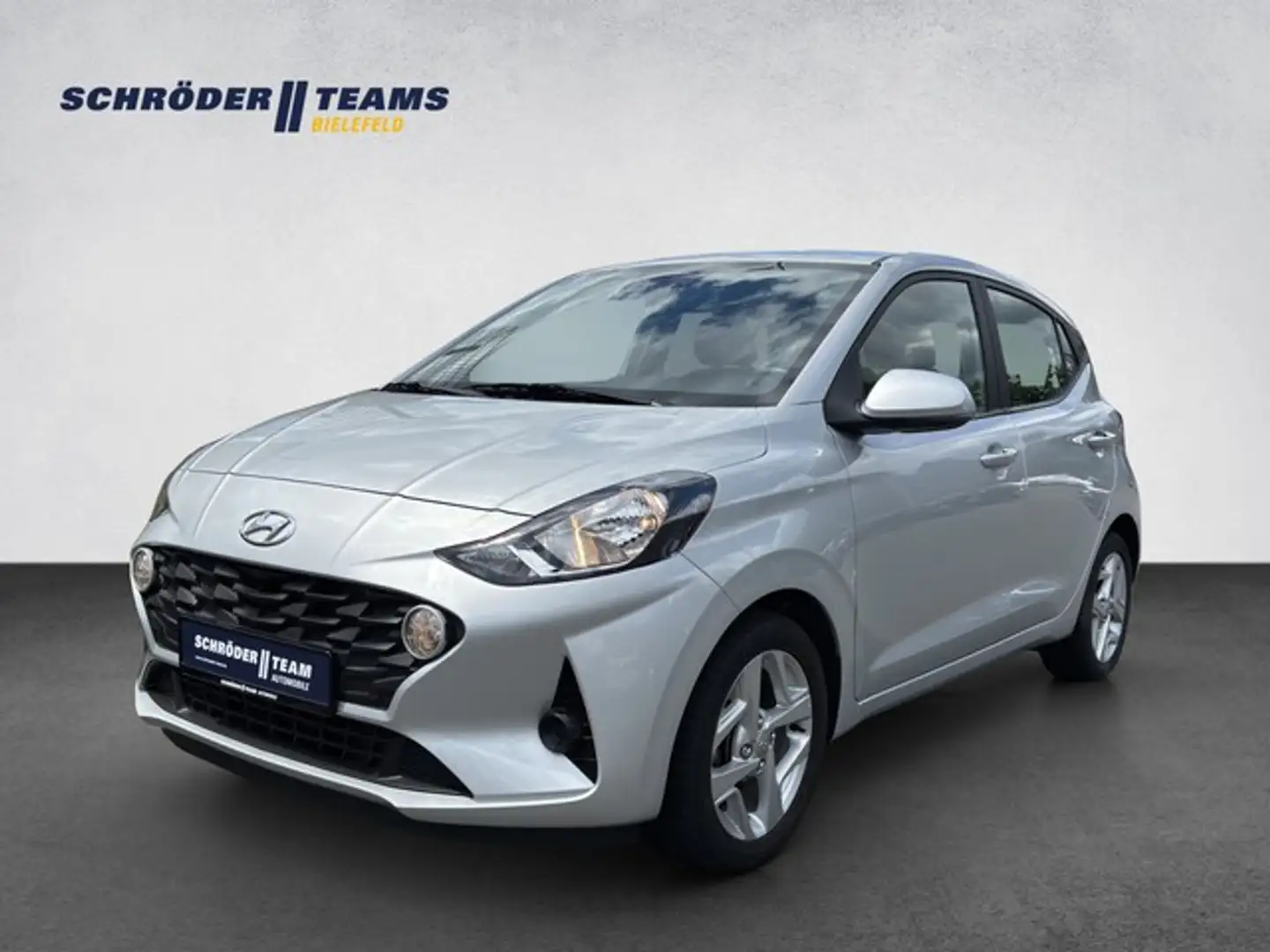 Hyundai i10 1.0 Trend SHZ/PDC/DAB Silber - 1