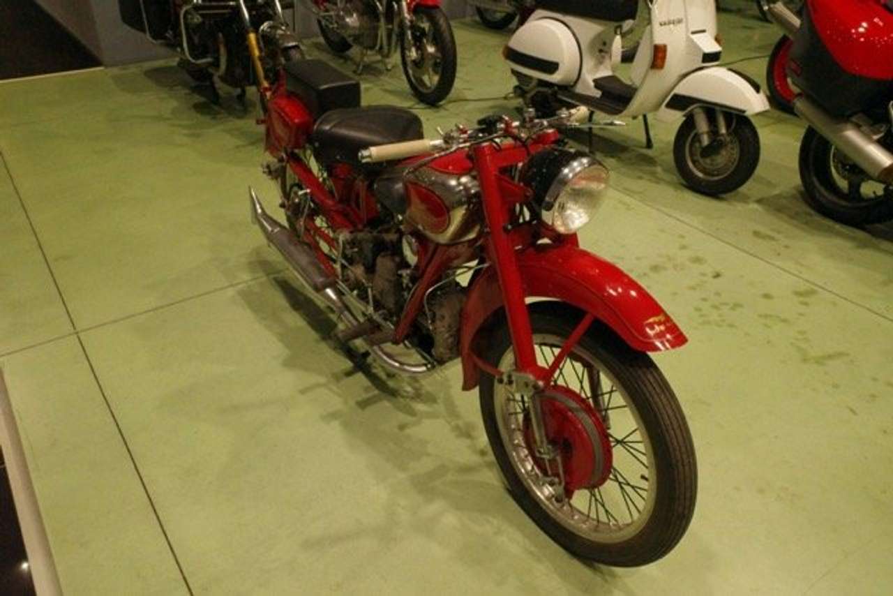Moto Guzzi Airone 250