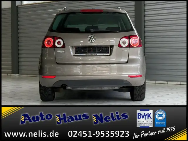 Volkswagen Golf view 4
