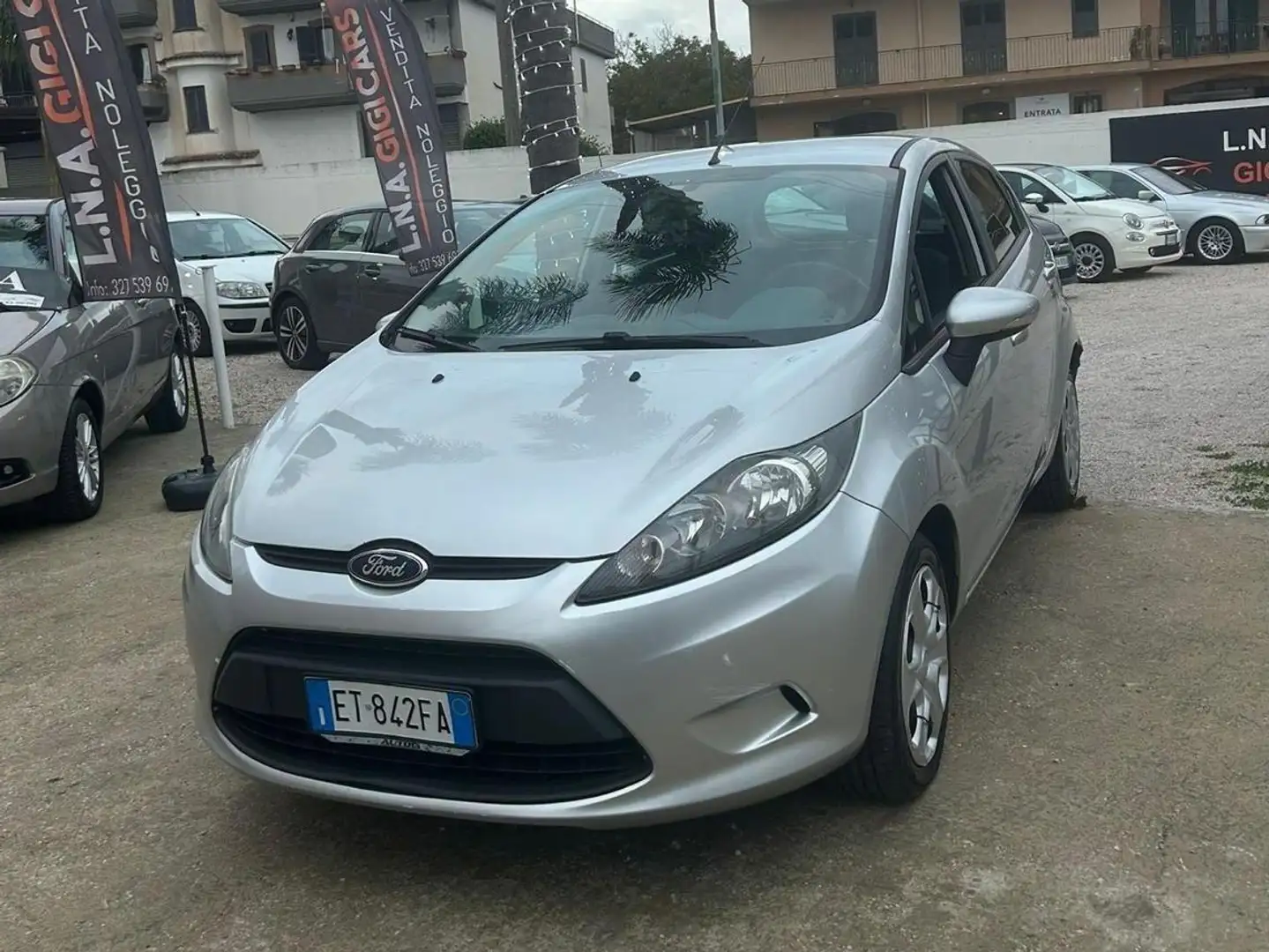 Ford Fiesta Fiesta VI 2013 5p 1.4 tdci Titanium c/esp E5 Grijs - 1