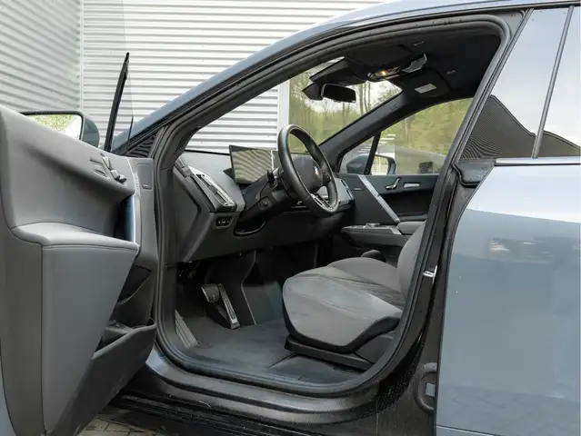BMW Ix view 15