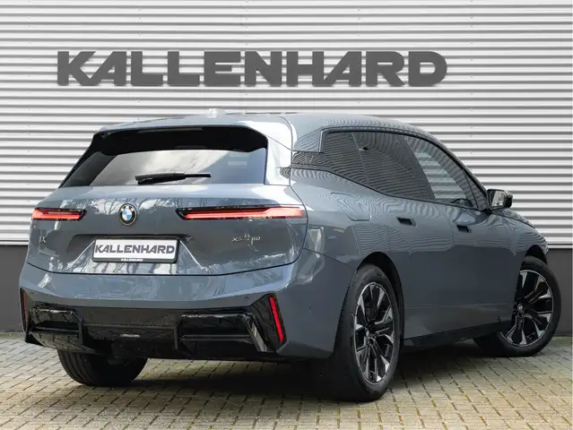 BMW Ix view 3