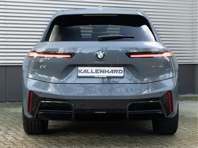 BMW Ix view 6