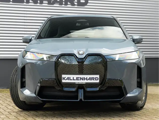 BMW Ix view 5