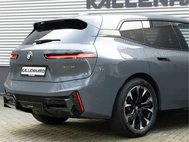 BMW Ix view 10