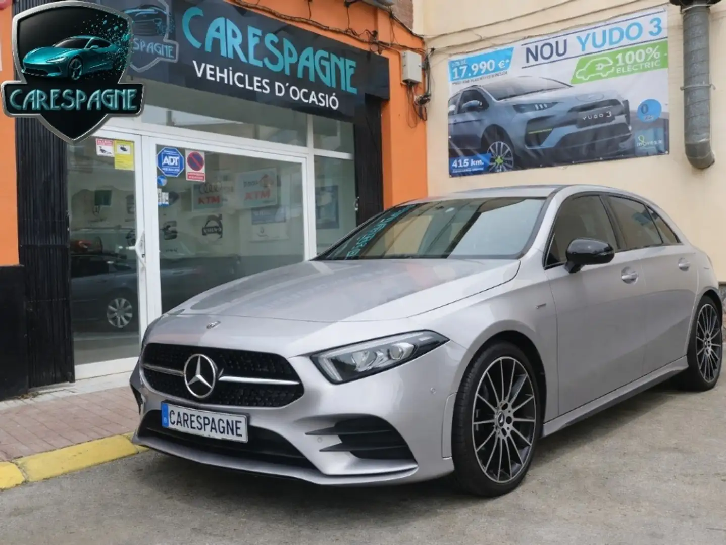 Mercedes-Benz A 200 200d Sedán 8G-DCT Gris - 1