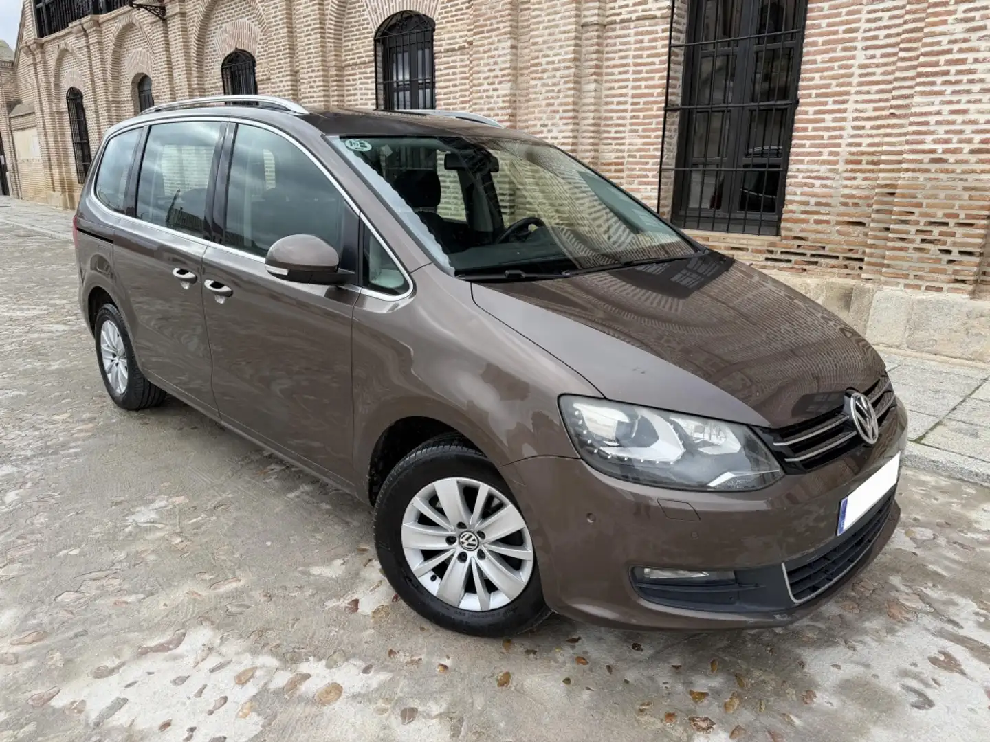Volkswagen Sharan 2.0TDI Advance BMT DSG 140 Grau - 2