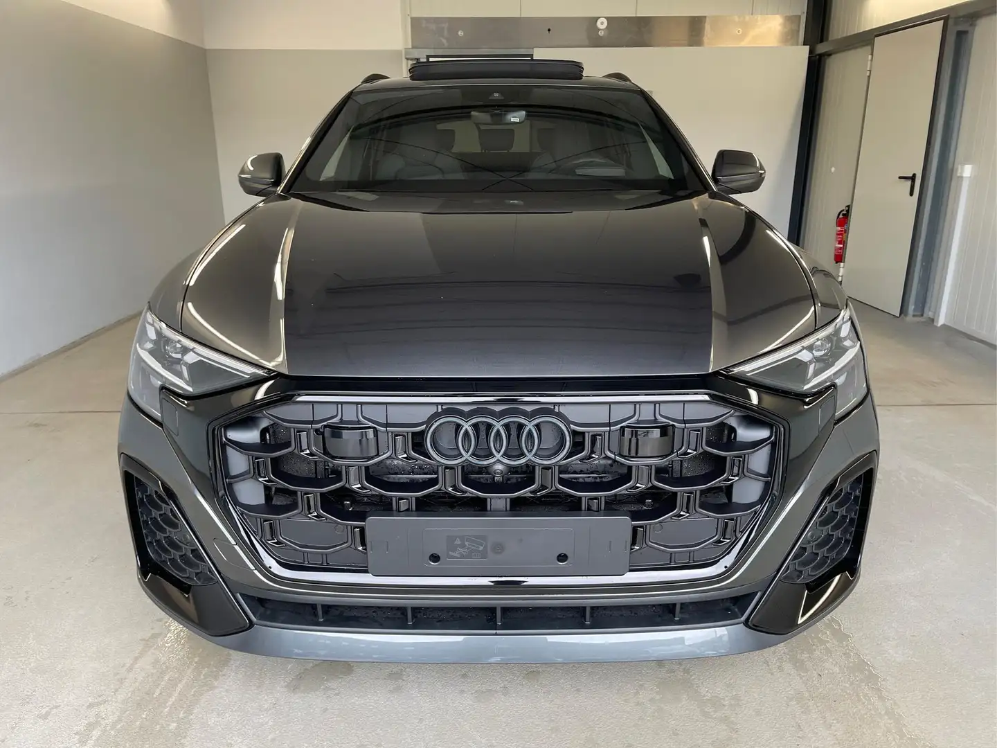 Audi Q8 50 TDI quattro S line STHZ+Pano+AHK+HUD+23+OLED... Grigio - 2