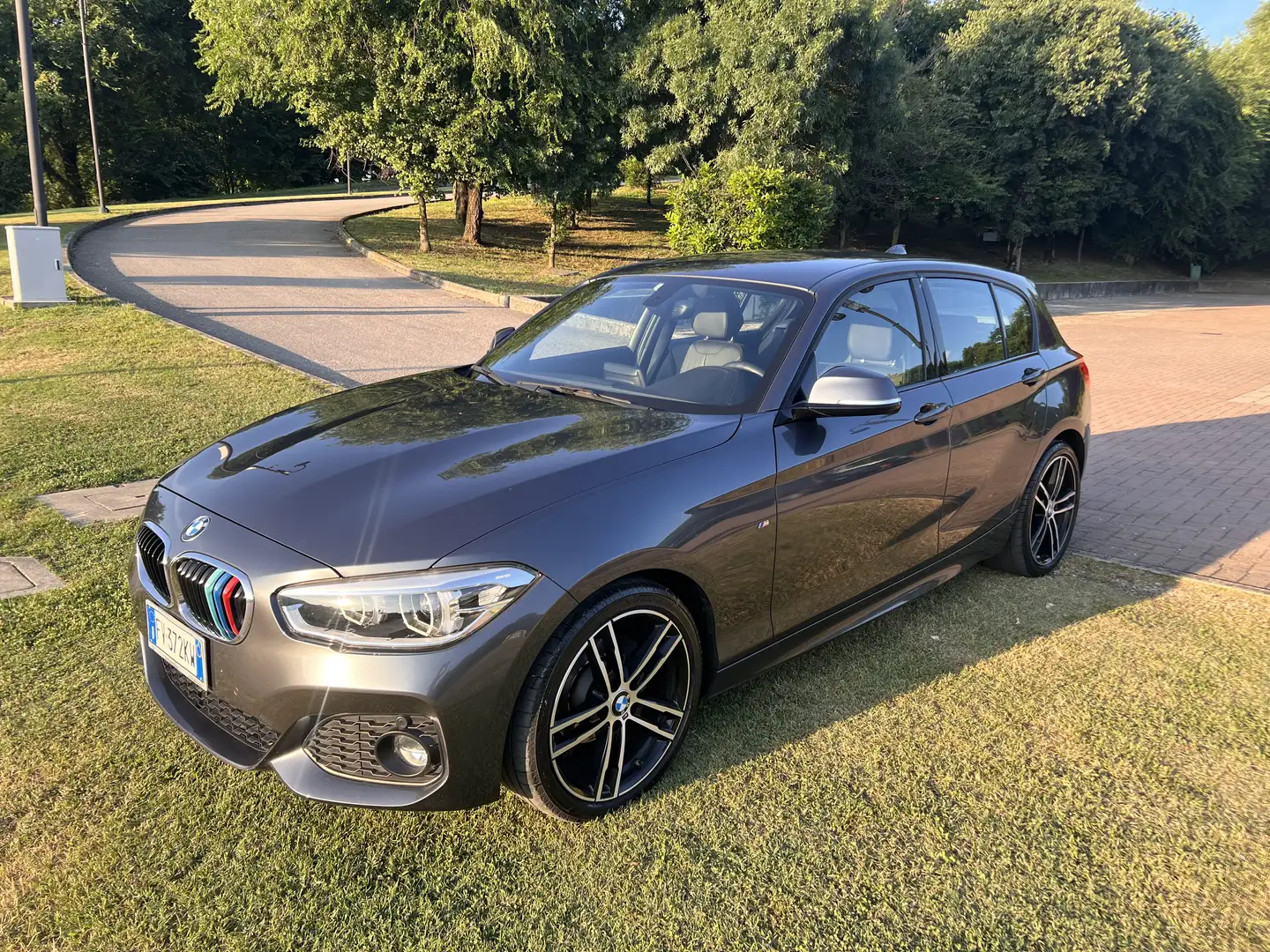 BMW 118 118d Msport Garanzia Service BMW Grau - 1