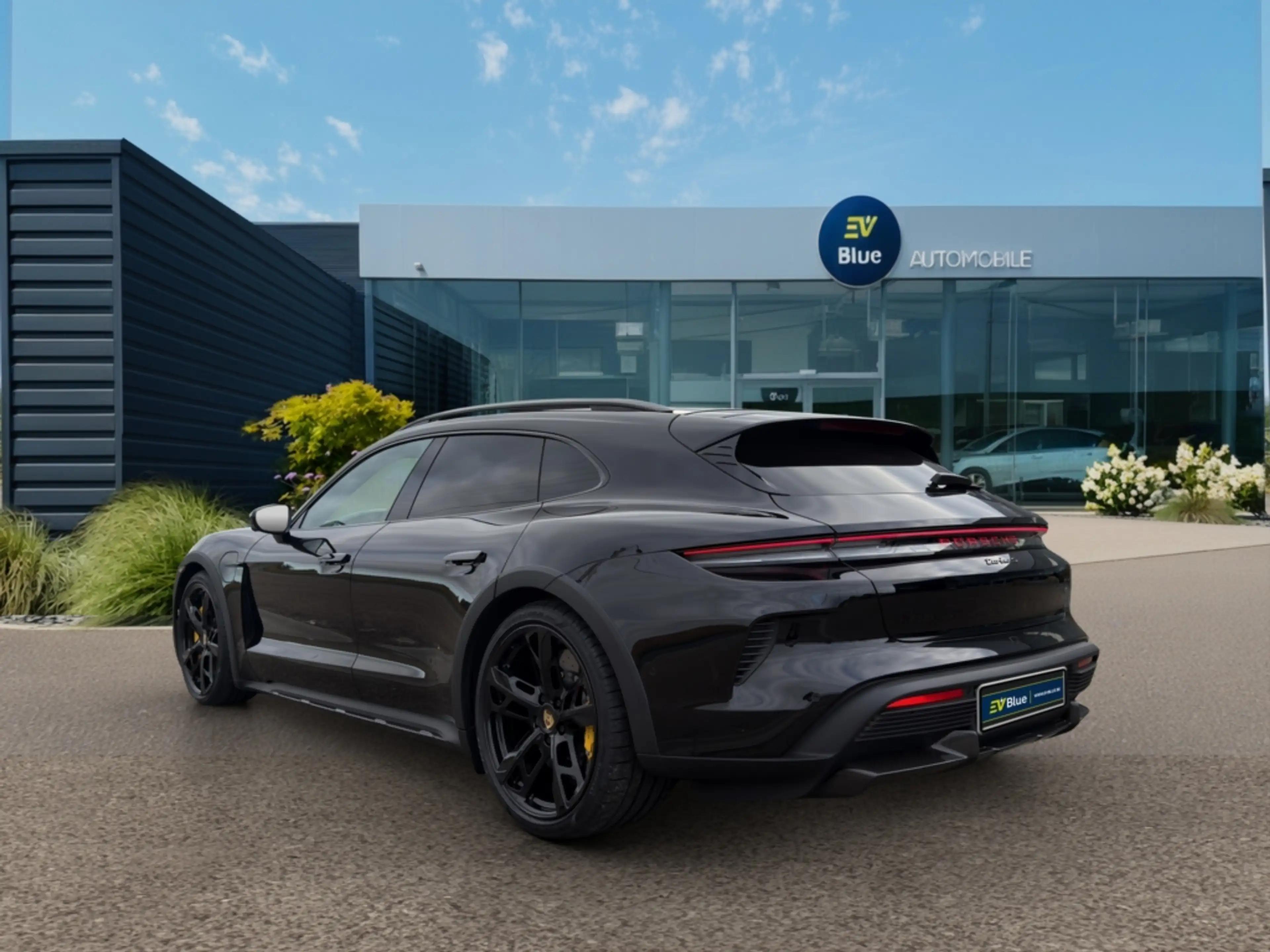 Porsche Taycan Turbo S Cross Turismo - 952 ch (700kW) — photo 4