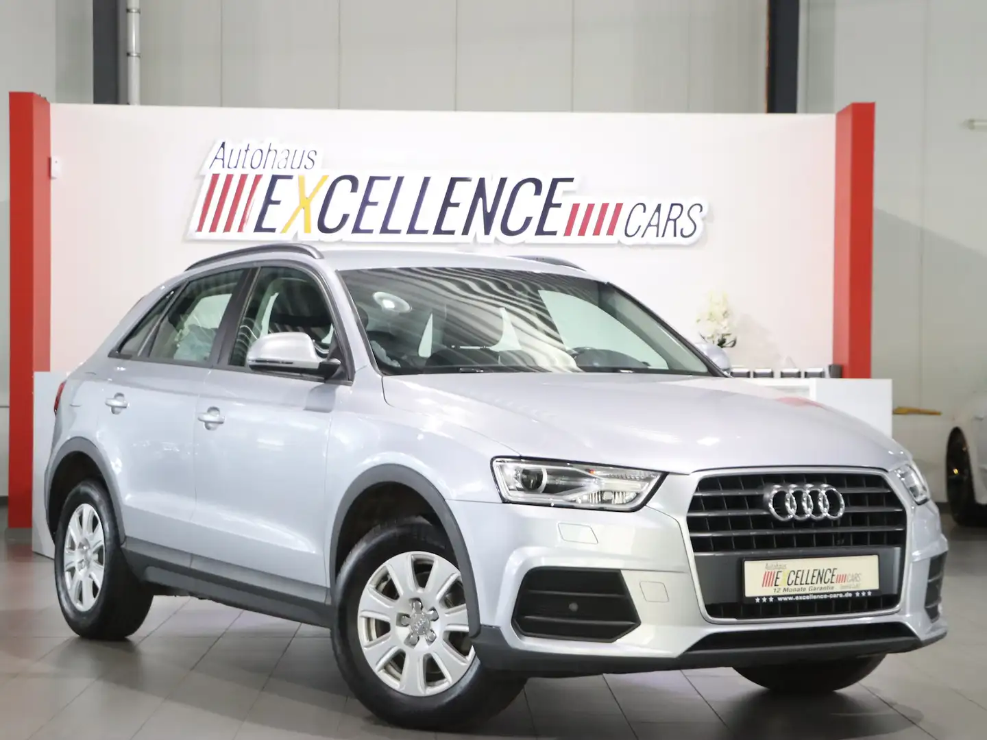Audi Q3 2.0 TDI ULTRA TECHNOLOGY SELECTION / 1.HAND Plateado - 1