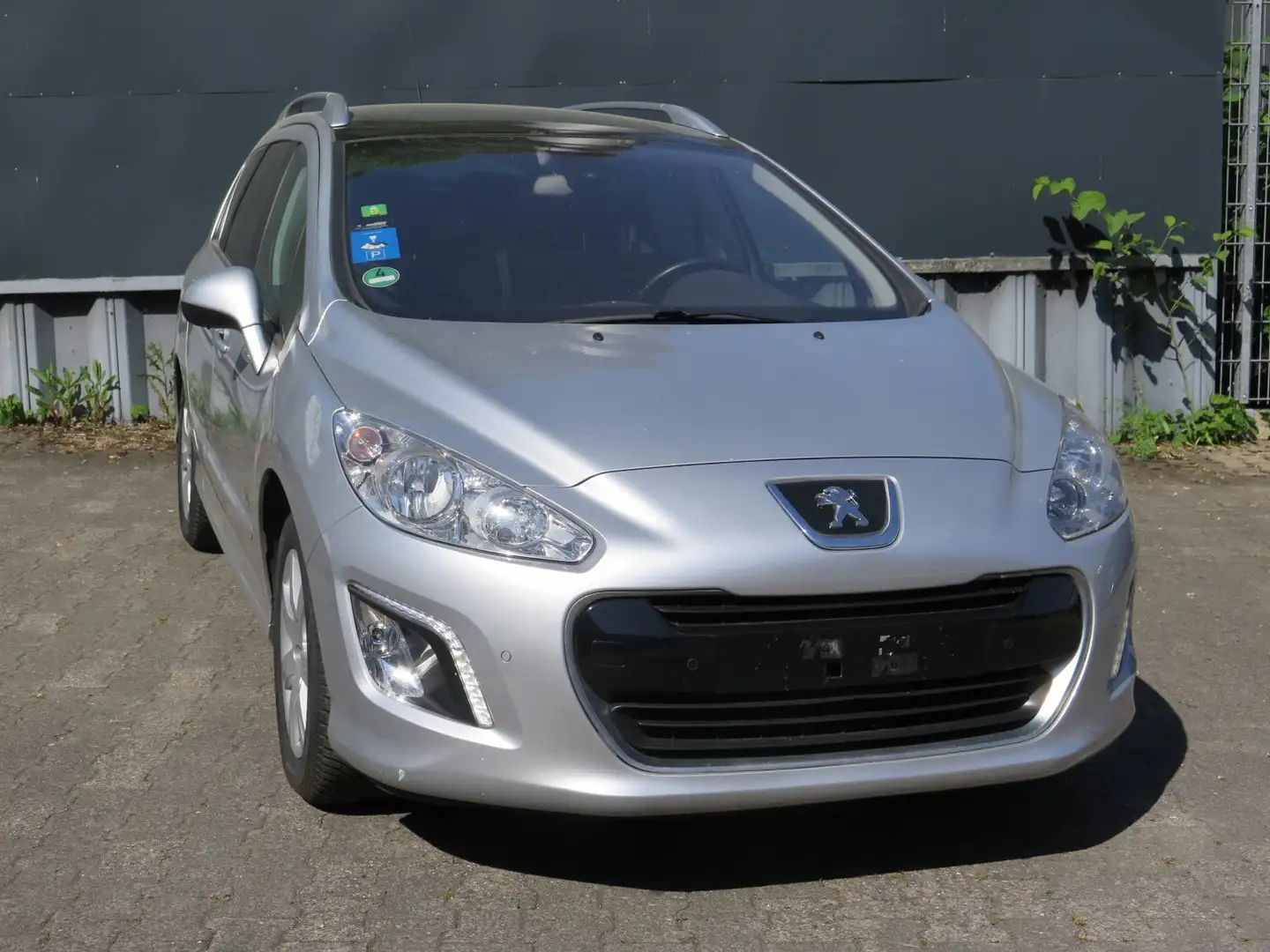 Peugeot 308 Family 1.HND lückenl.Scheckh.,Tüv NEU, ALLw. Silber - 1