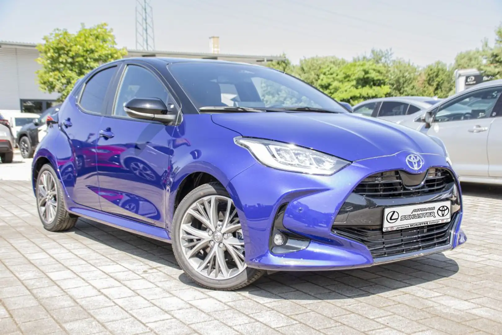 Toyota Yaris Hybrid 130 1.5 Style Plus *Style Safety-Paket* Bleu - 2