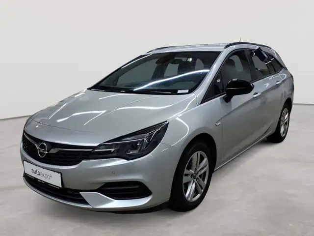 Opel Astra view 2