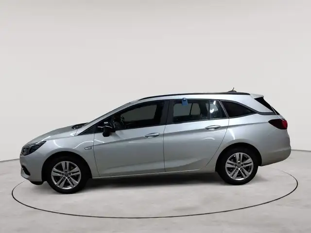 Opel Astra view 6