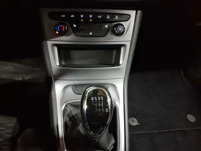 Opel Astra view 10