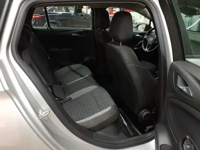 Opel Astra view 14