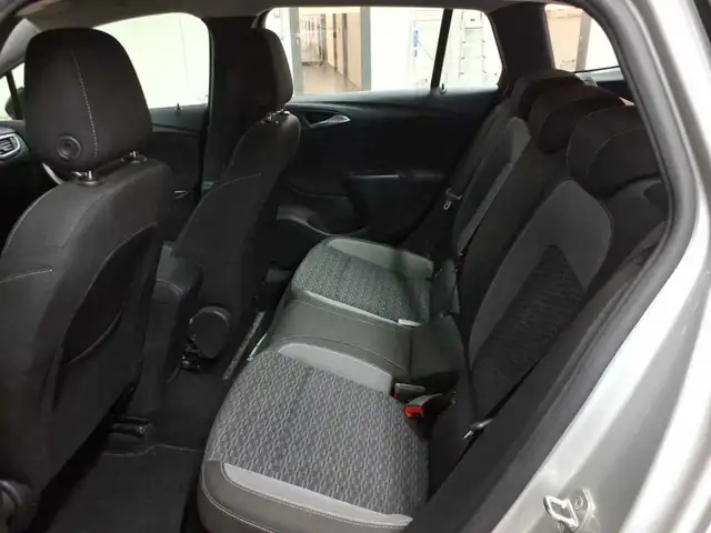 Opel Astra view 13